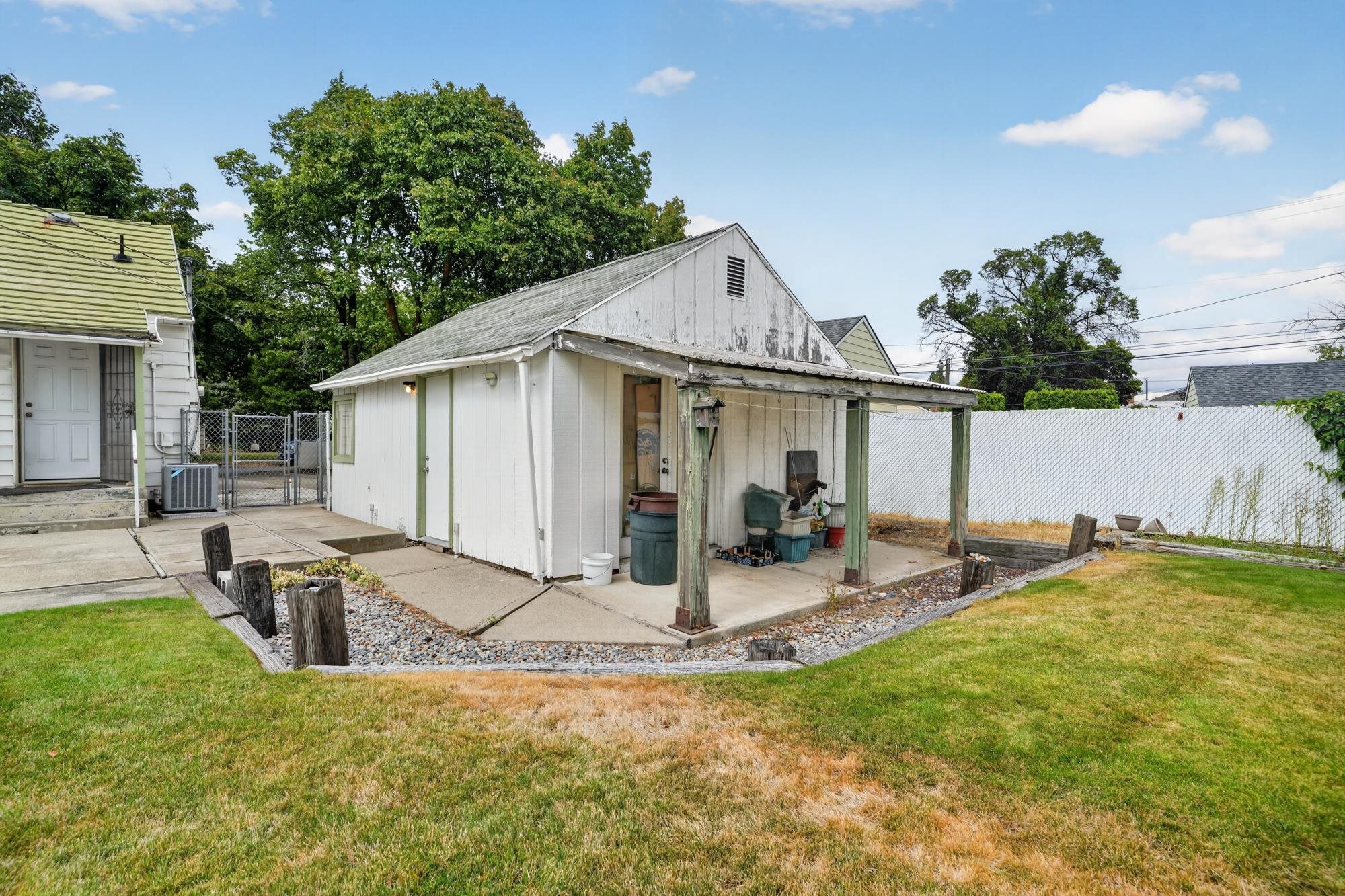 10208 N Andrew St - Photo 26