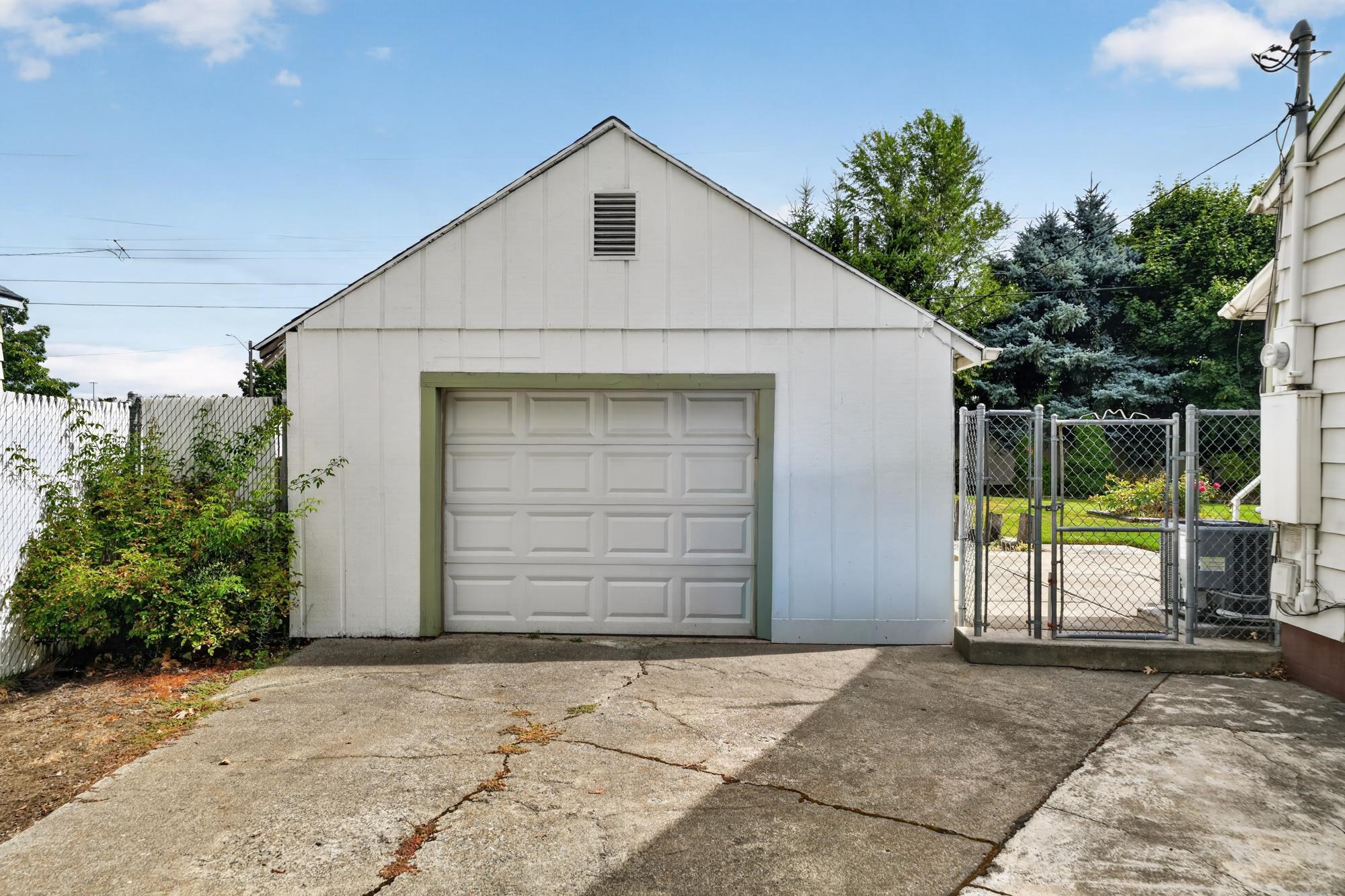 10208 N Andrew St - Photo 31