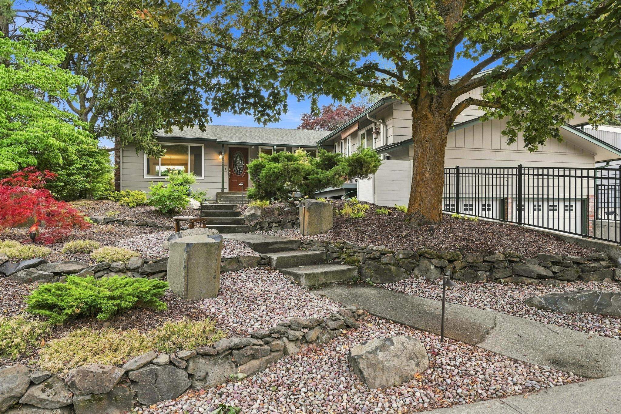 2652 E 33rd Ave - Photo 1