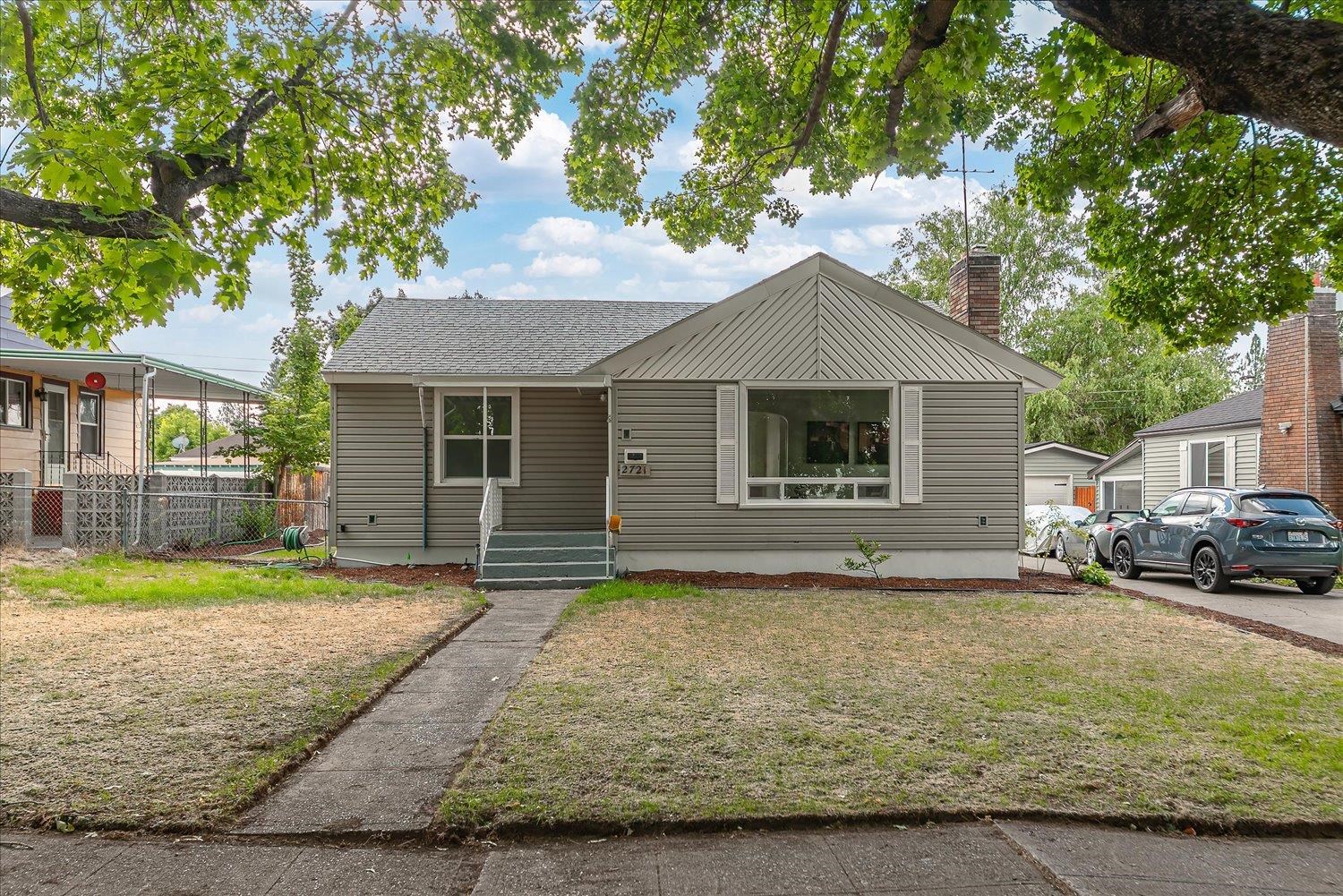 2721 W Lacrosse Ave - Photo 1