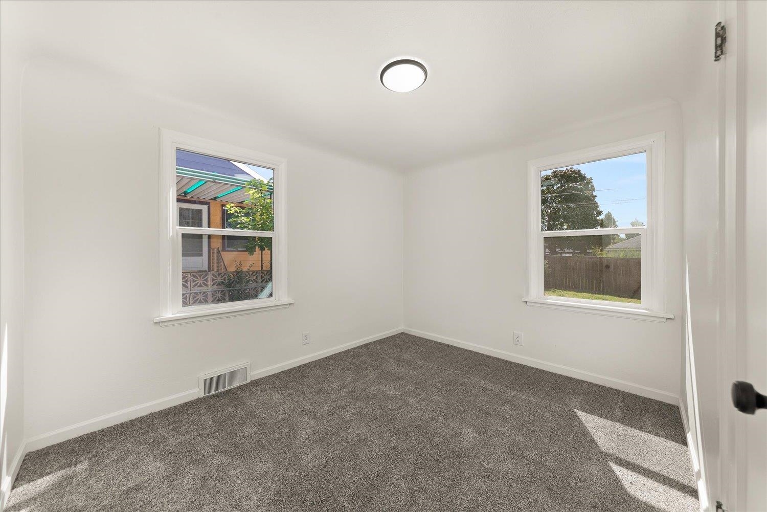 2721 W Lacrosse Ave - Photo 7