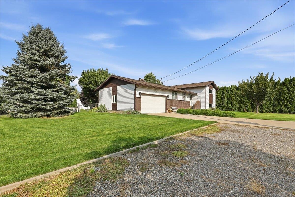 5105 N Glenarvon Rd - Photo 2