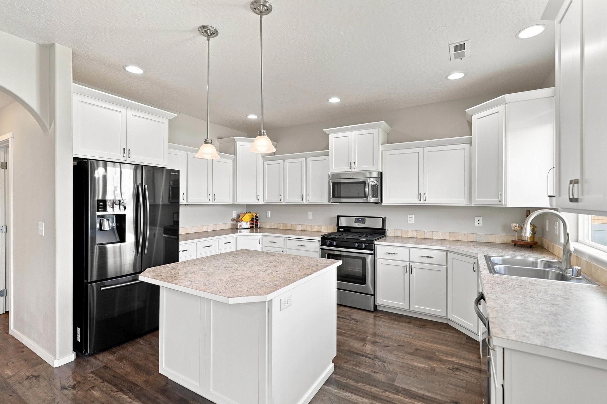 403 S King St - Photo 12