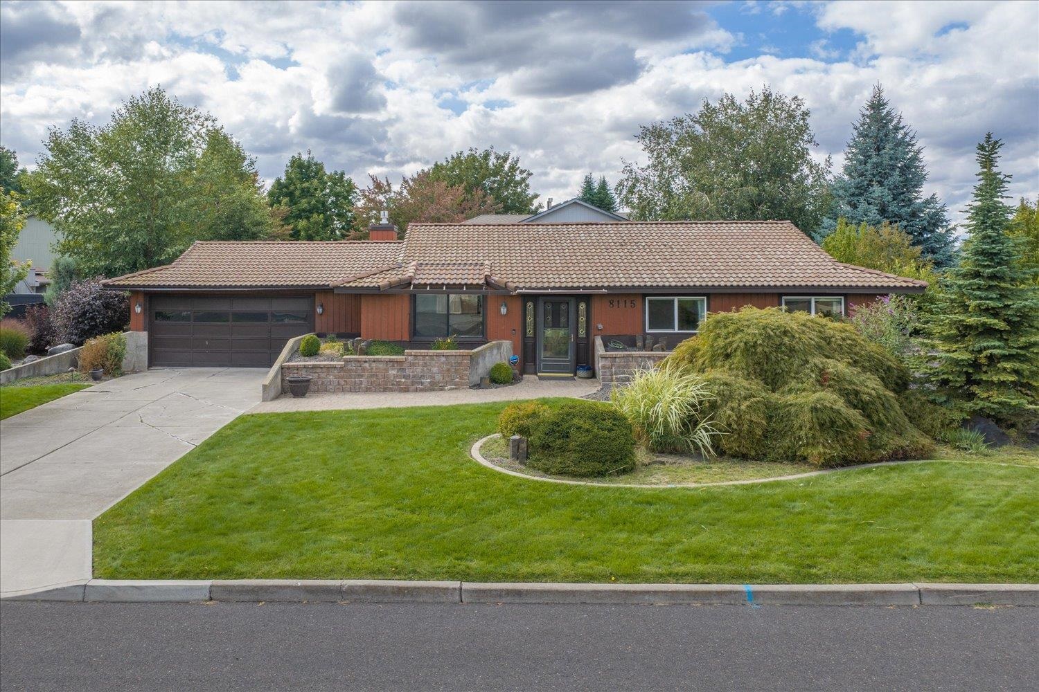 8115 N Panorama Dr - Photo 3