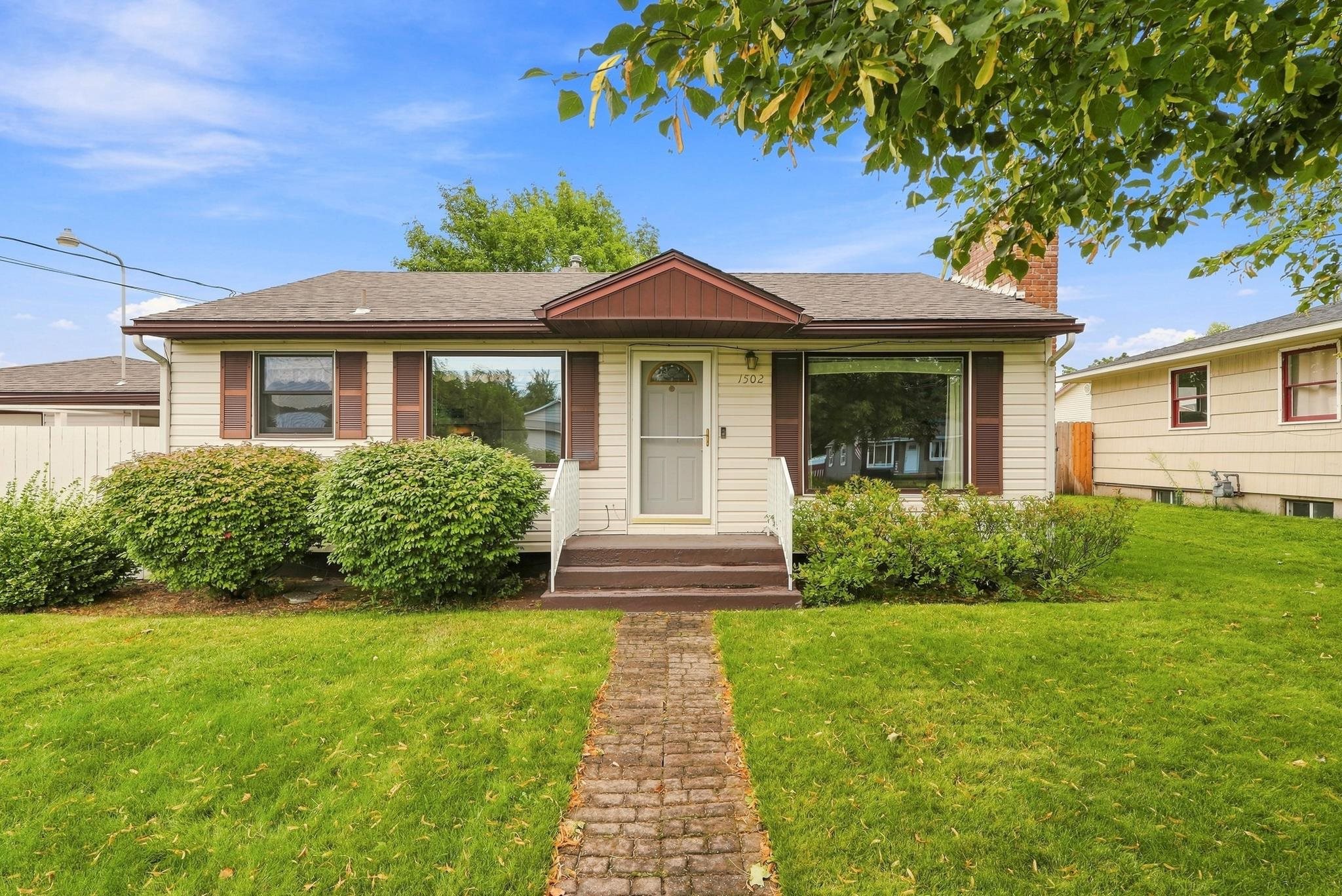 1502 N Oberlin Rd - Photo 2