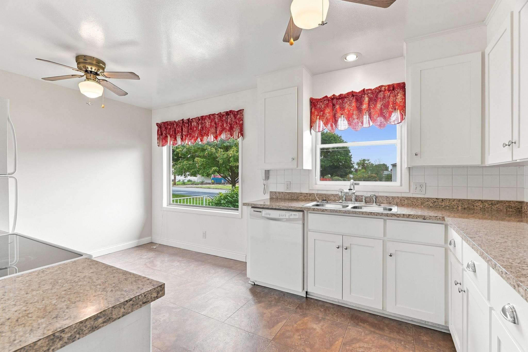 1502 N Oberlin Rd - Photo 12