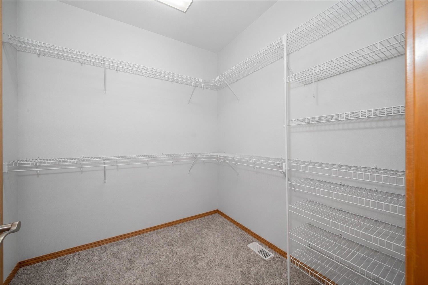 1525 N Lancashire Ln - Photo 17