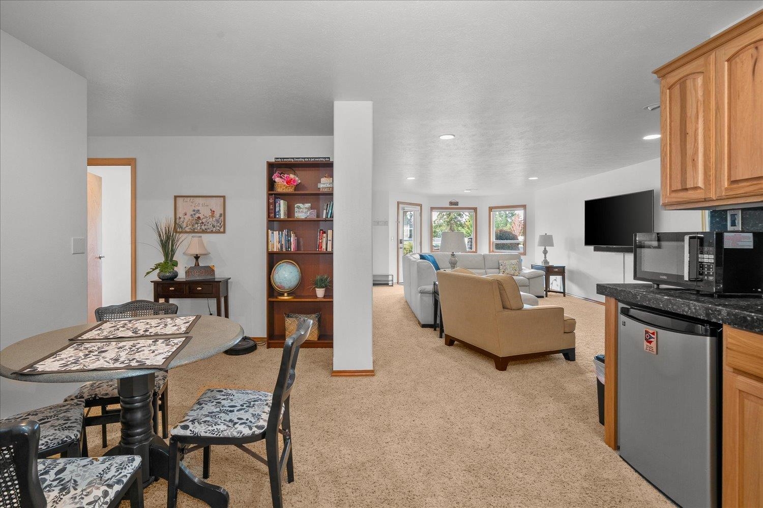 1525 N Lancashire Ln - Photo 23