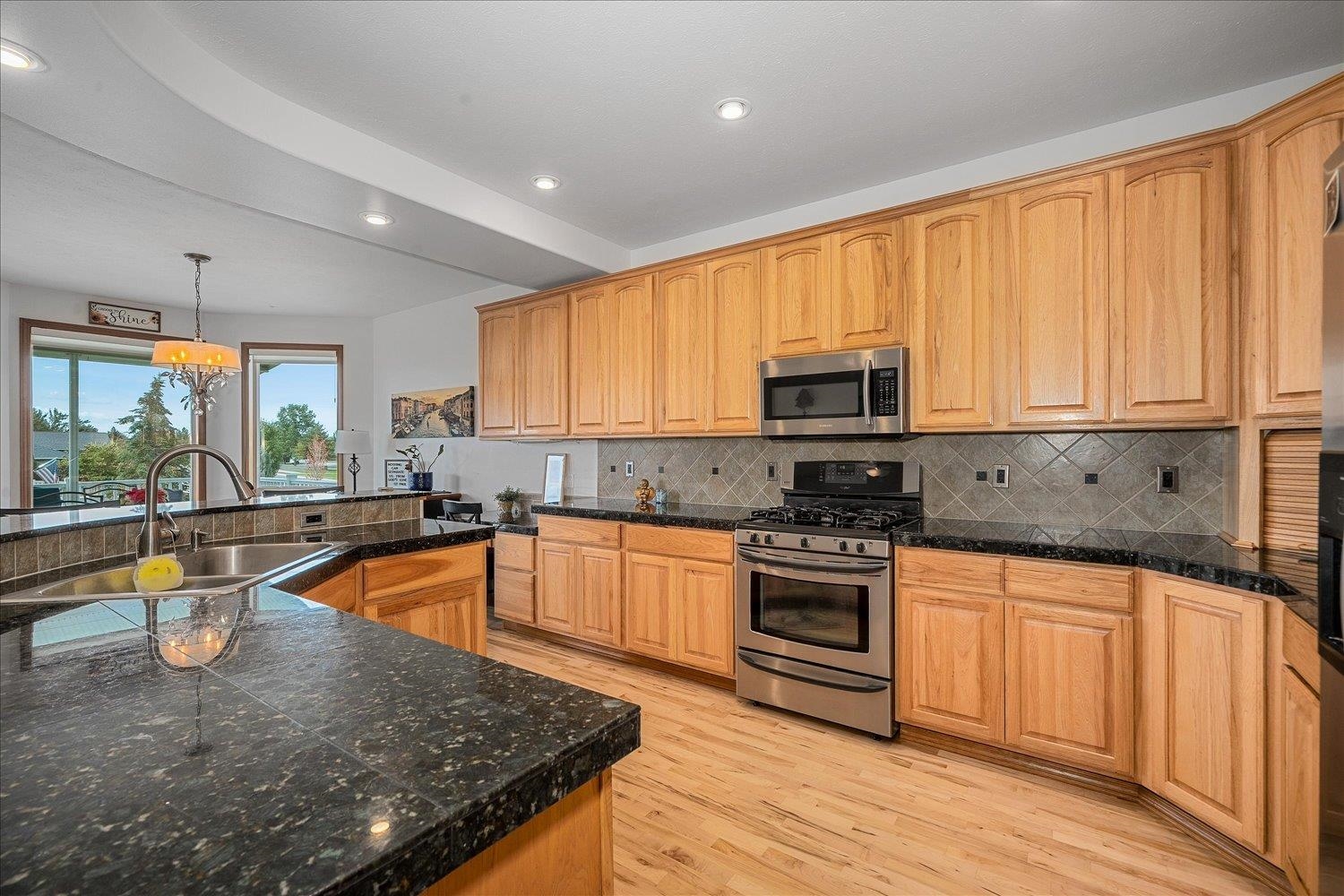 1525 N Lancashire Ln - Photo 9