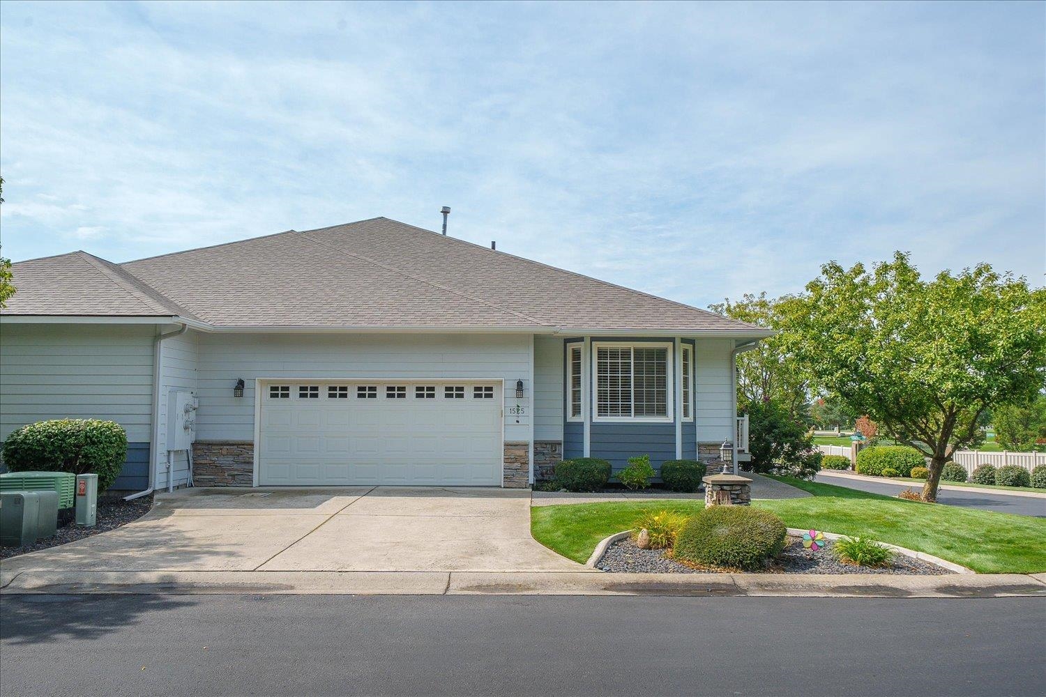 1525 N Lancashire Ln - Photo 2