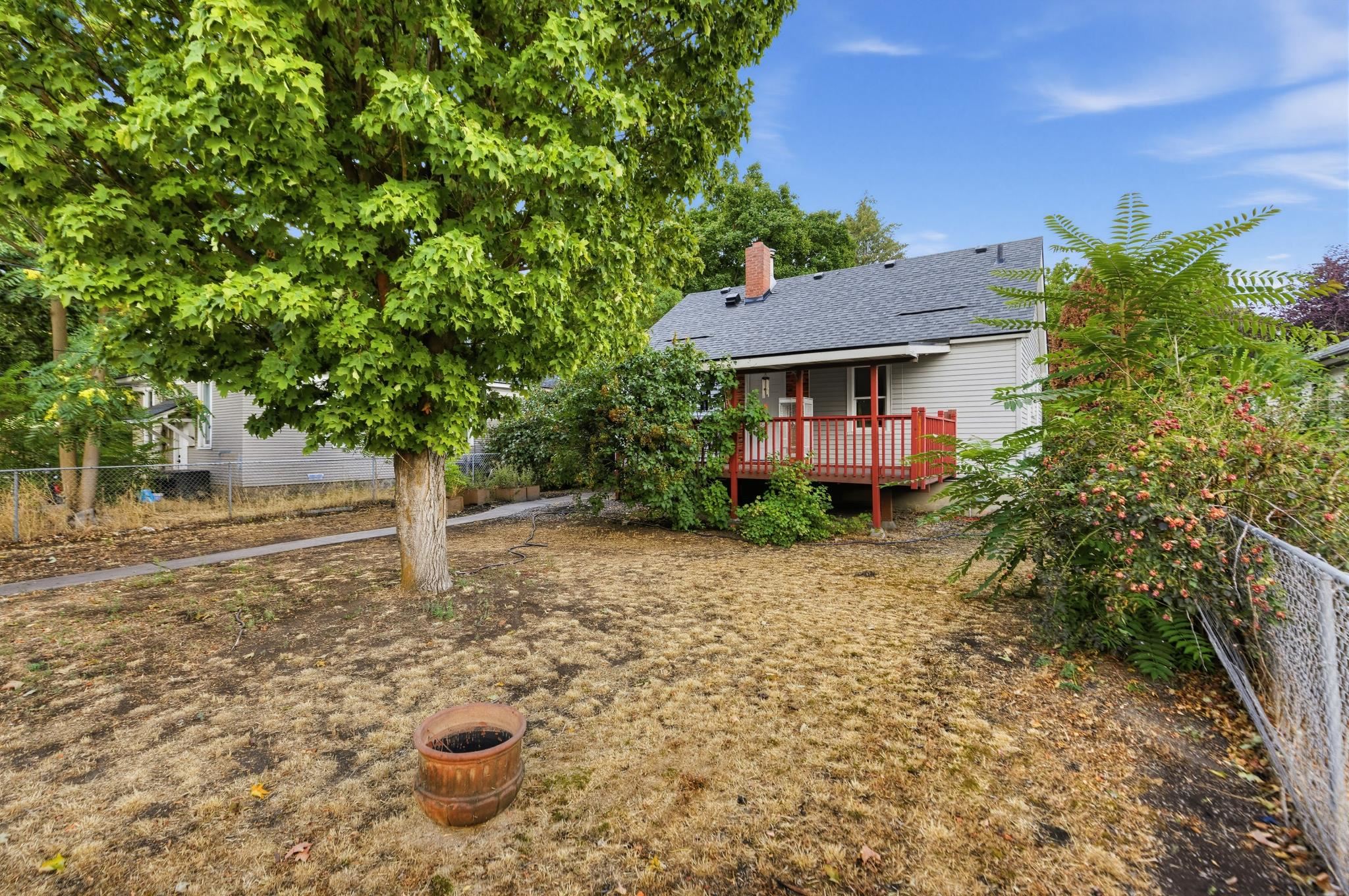 1911 E Sharp Ave - Photo 4