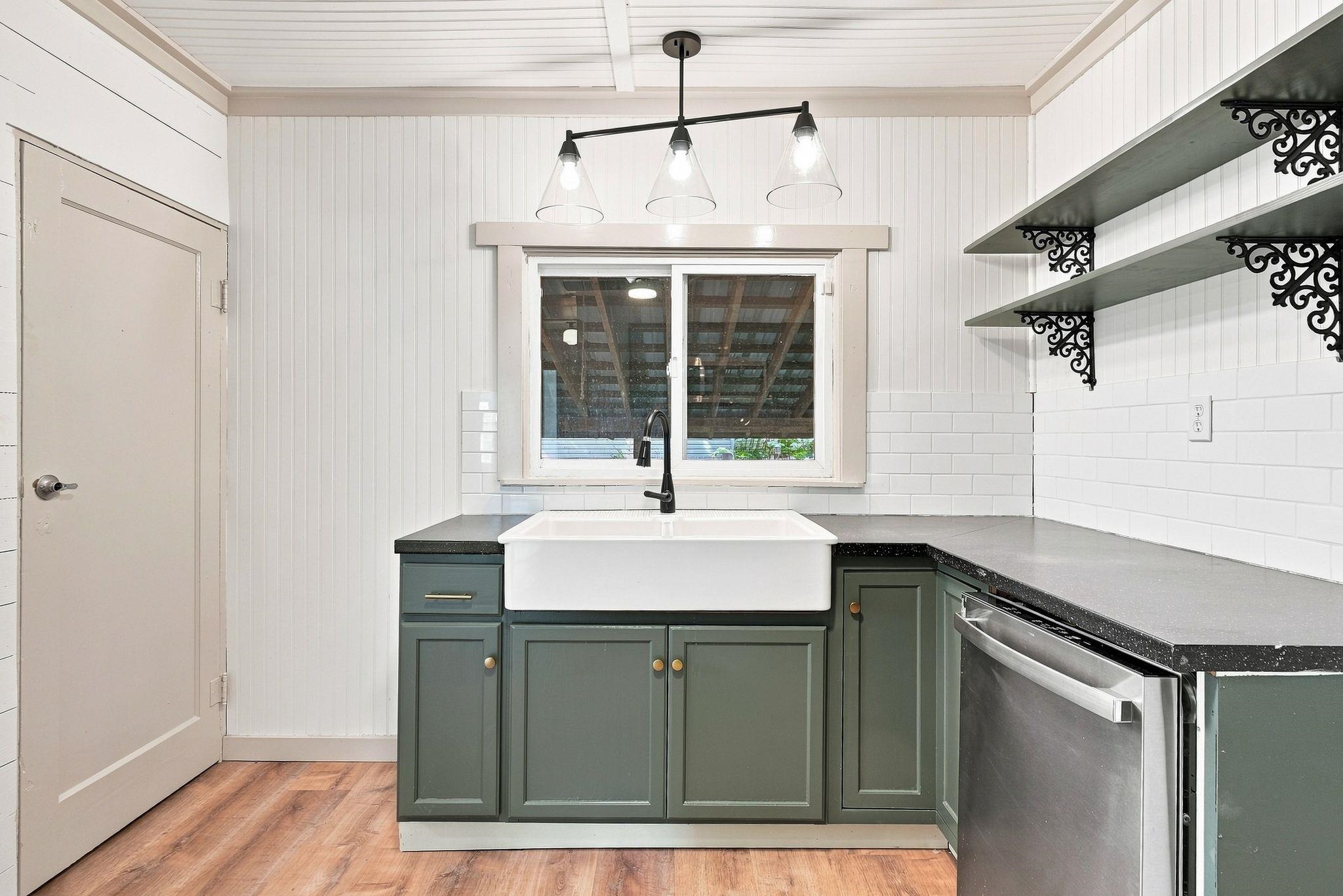 825 W 4th St - Photo 10