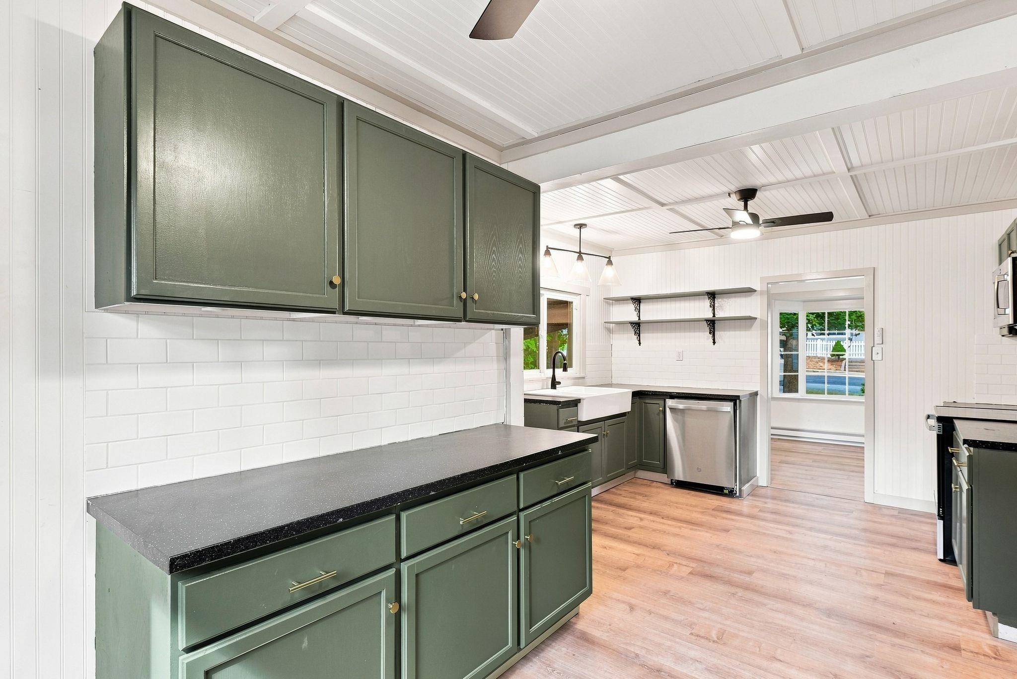 825 W 4th St - Photo 15