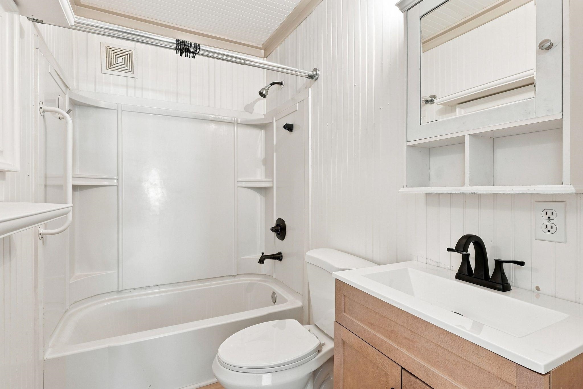 825 W 4th St - Photo 18