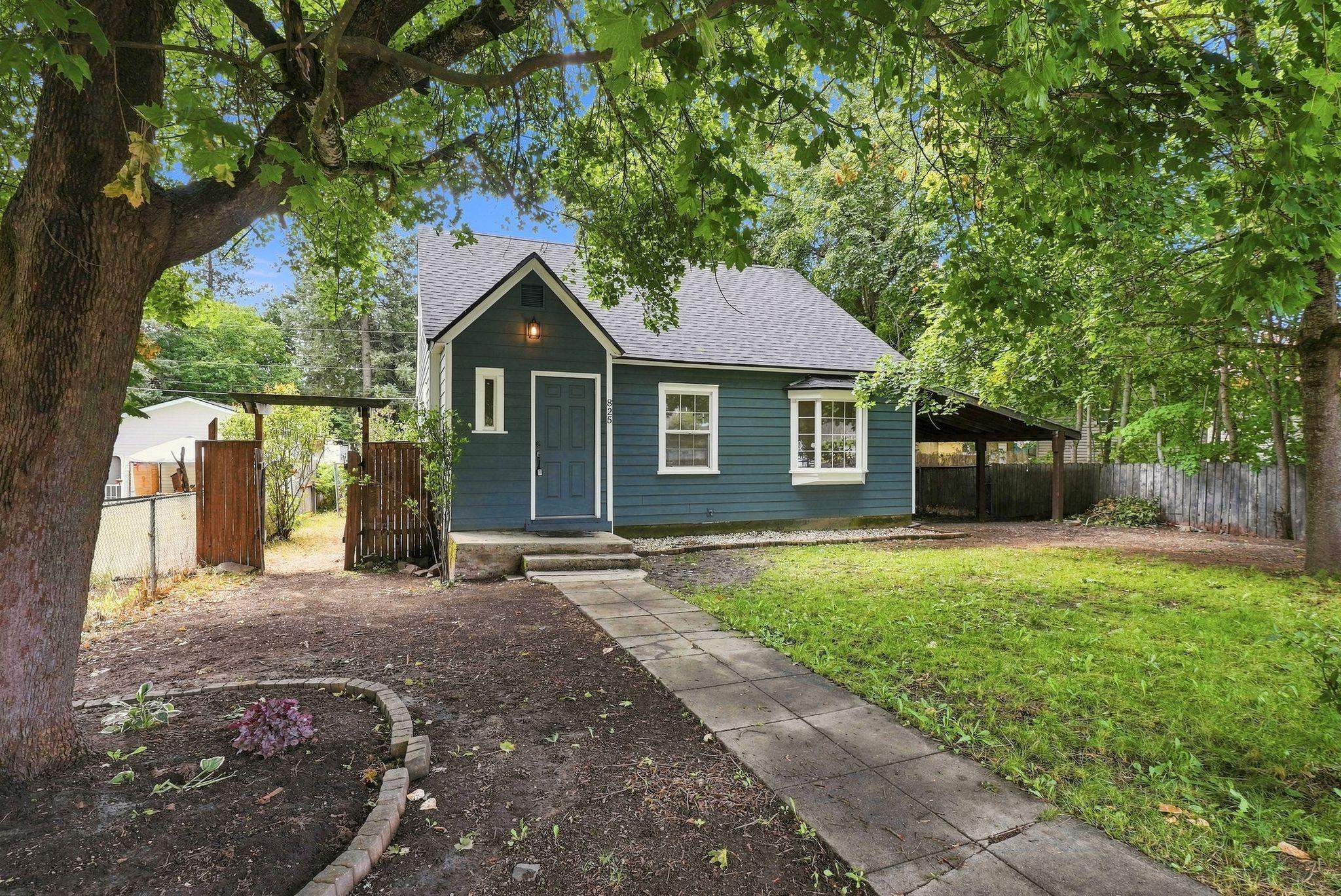 825 W 4th St - Photo 2