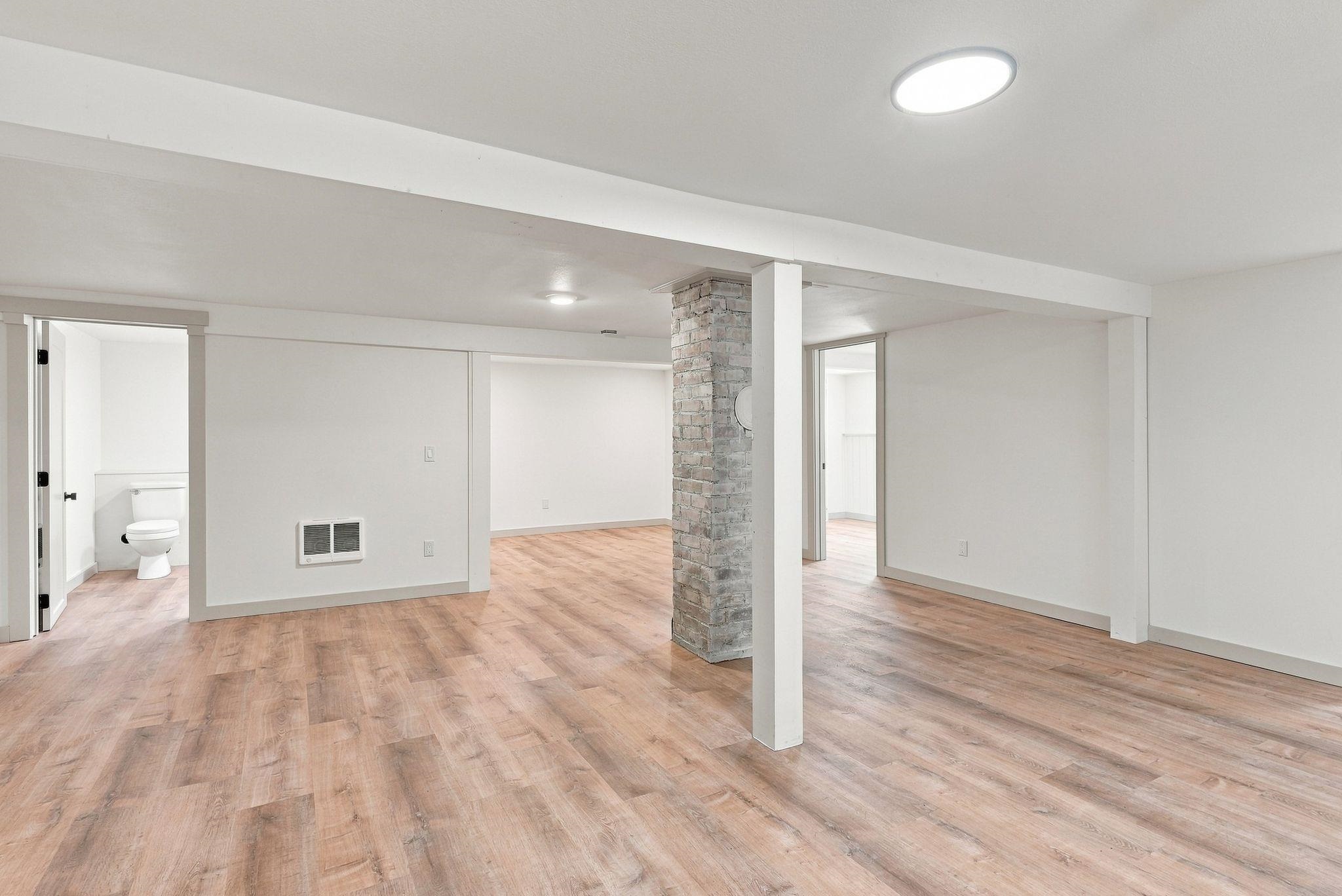 825 W 4th St - Photo 22