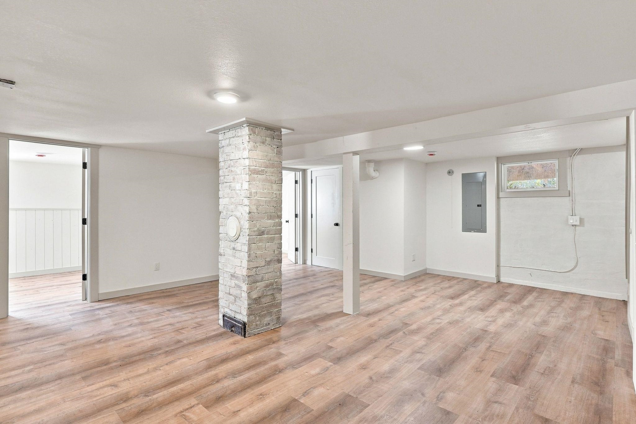 825 W 4th St - Photo 23
