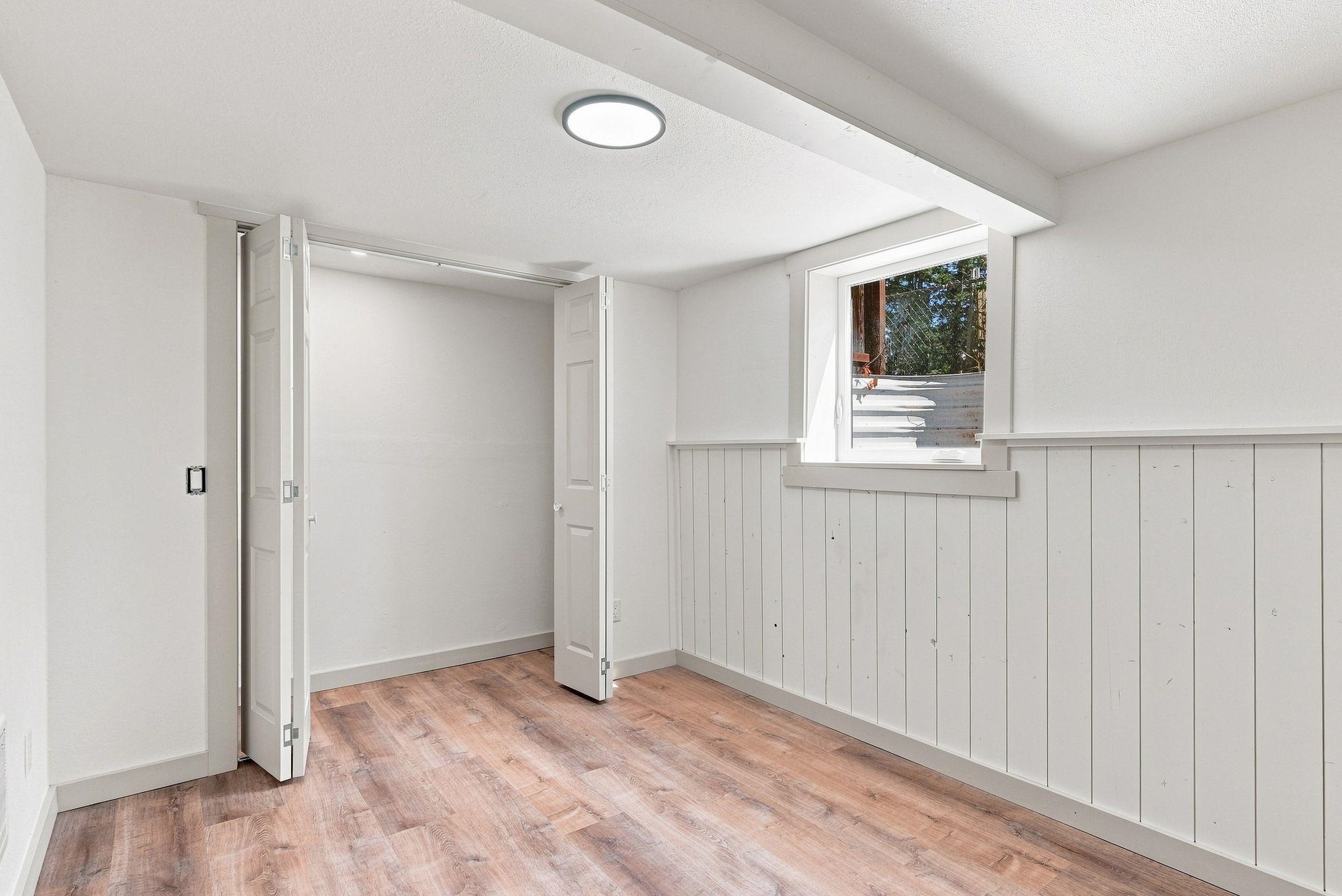825 W 4th St - Photo 25
