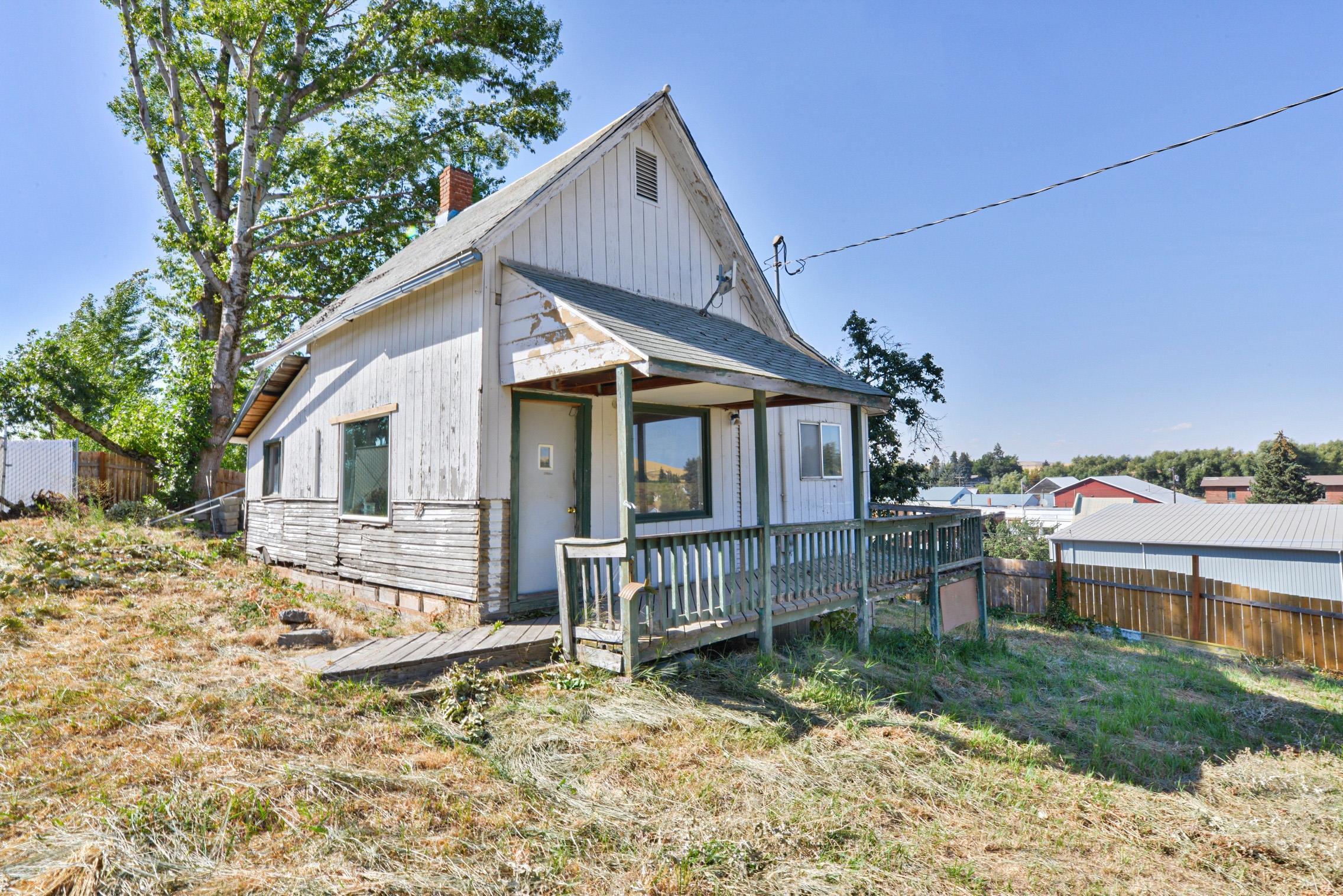 102 W Pearl St - Photo 1