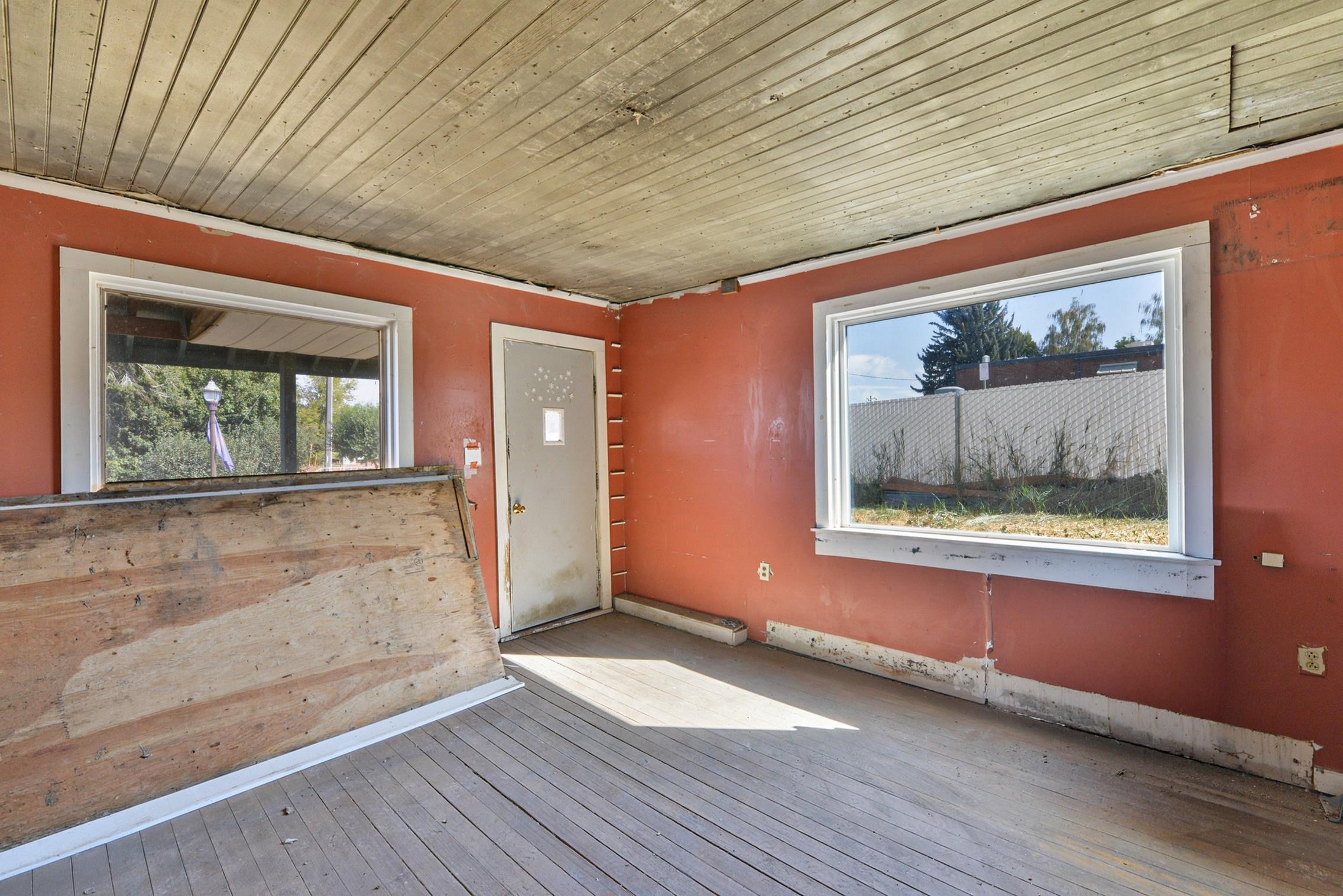 102 W Pearl St - Photo 4