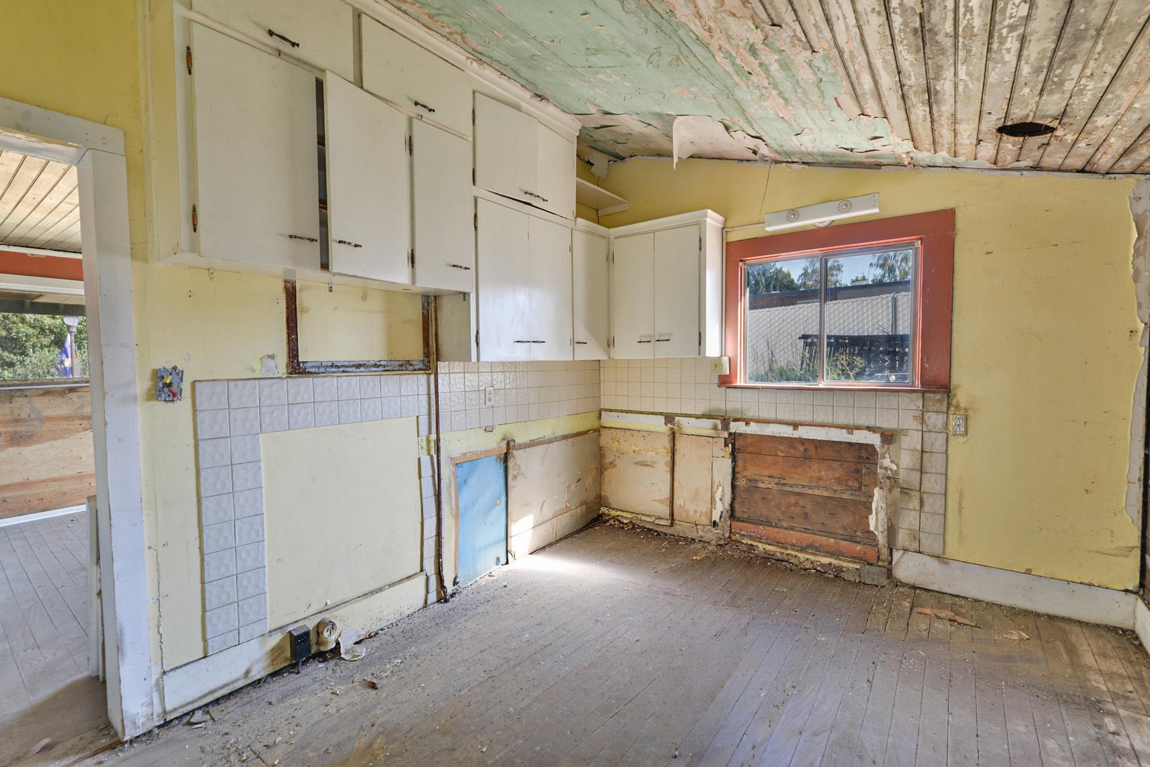 102 W Pearl St - Photo 5