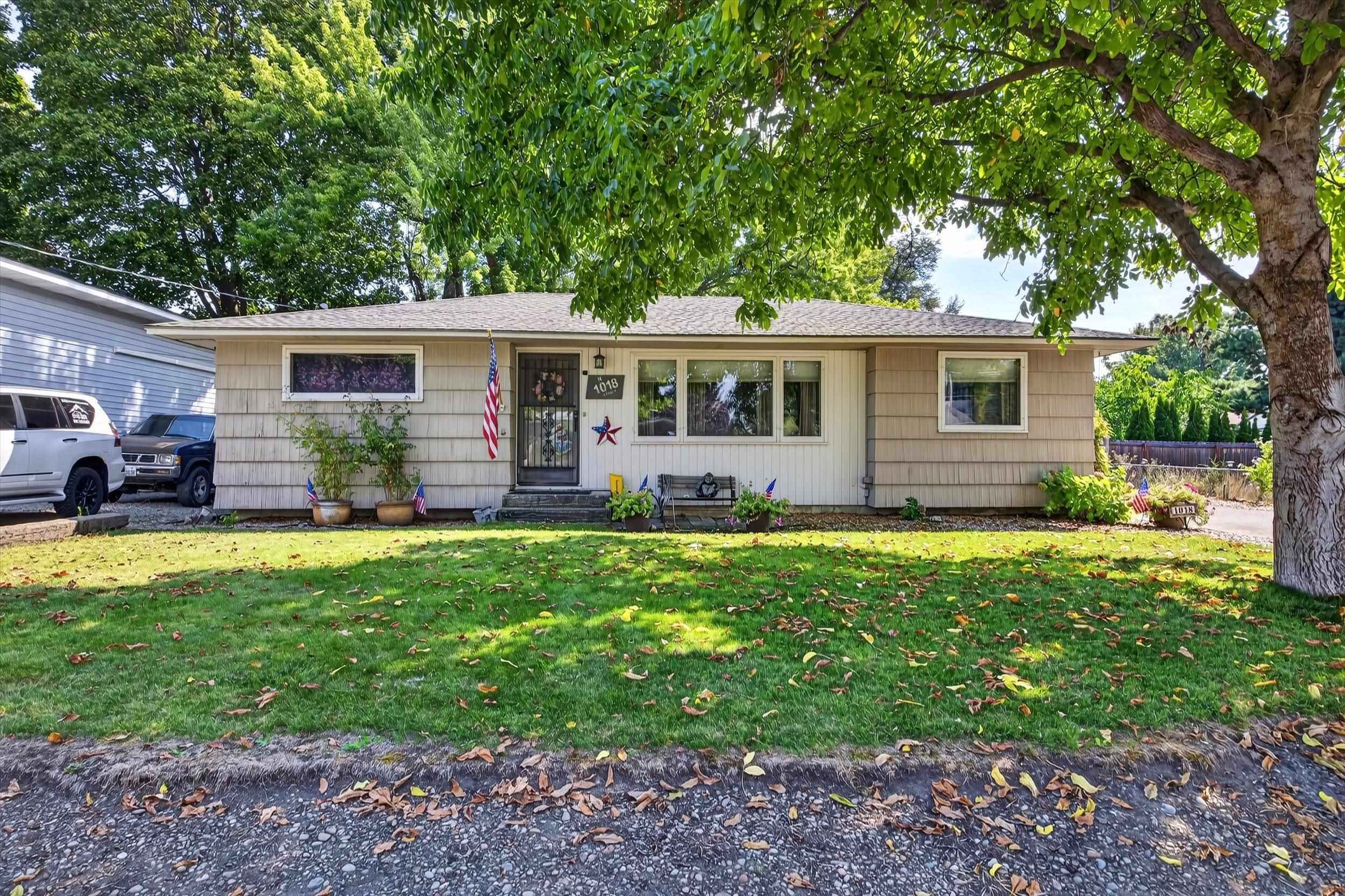 1018 N Stout Rd - Photo 1