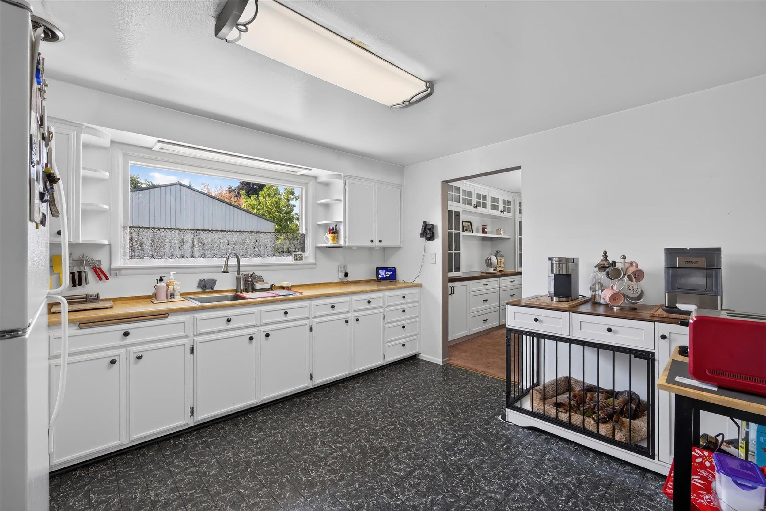 1018 N Stout Rd - Photo 13
