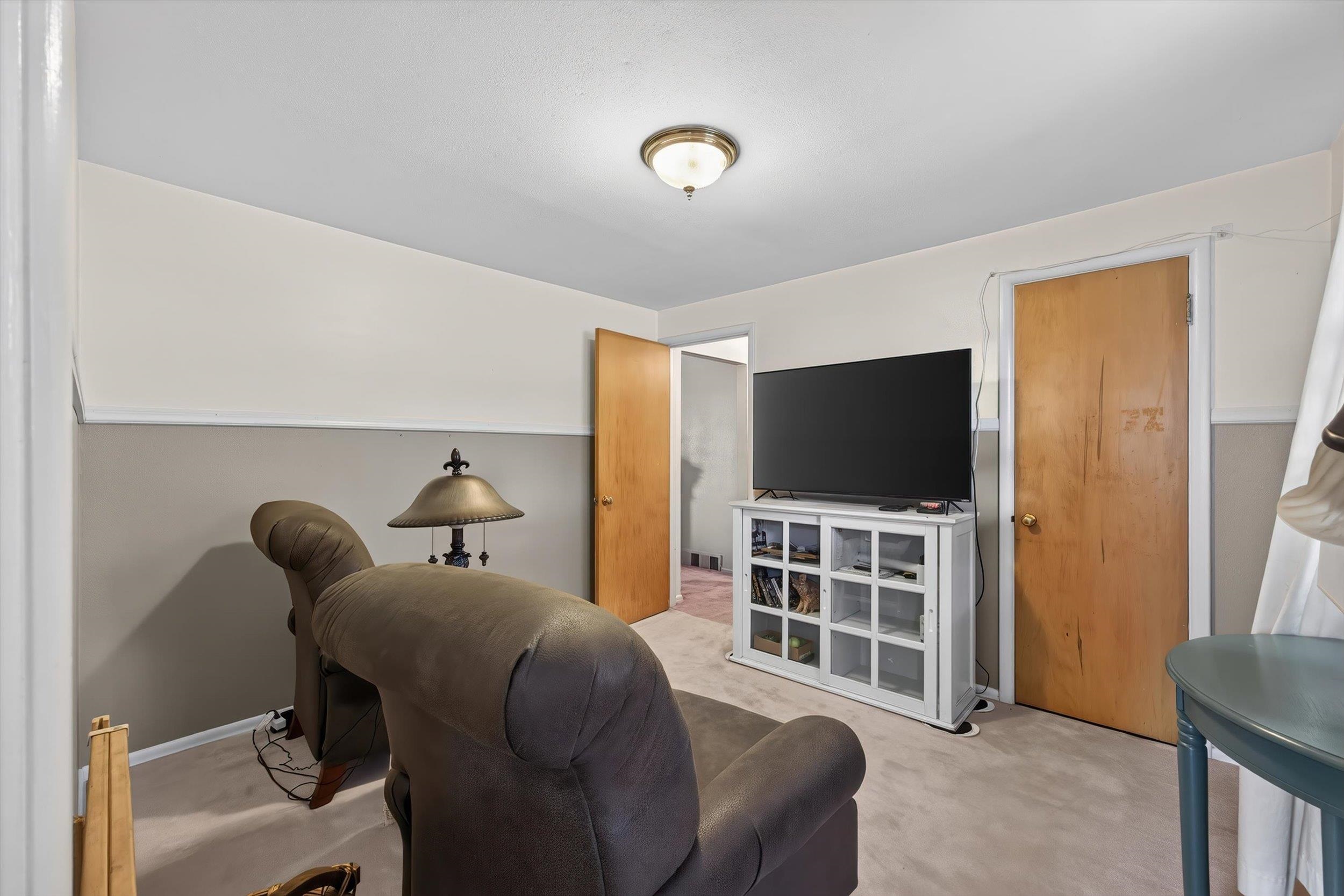 1018 N Stout Rd - Photo 14