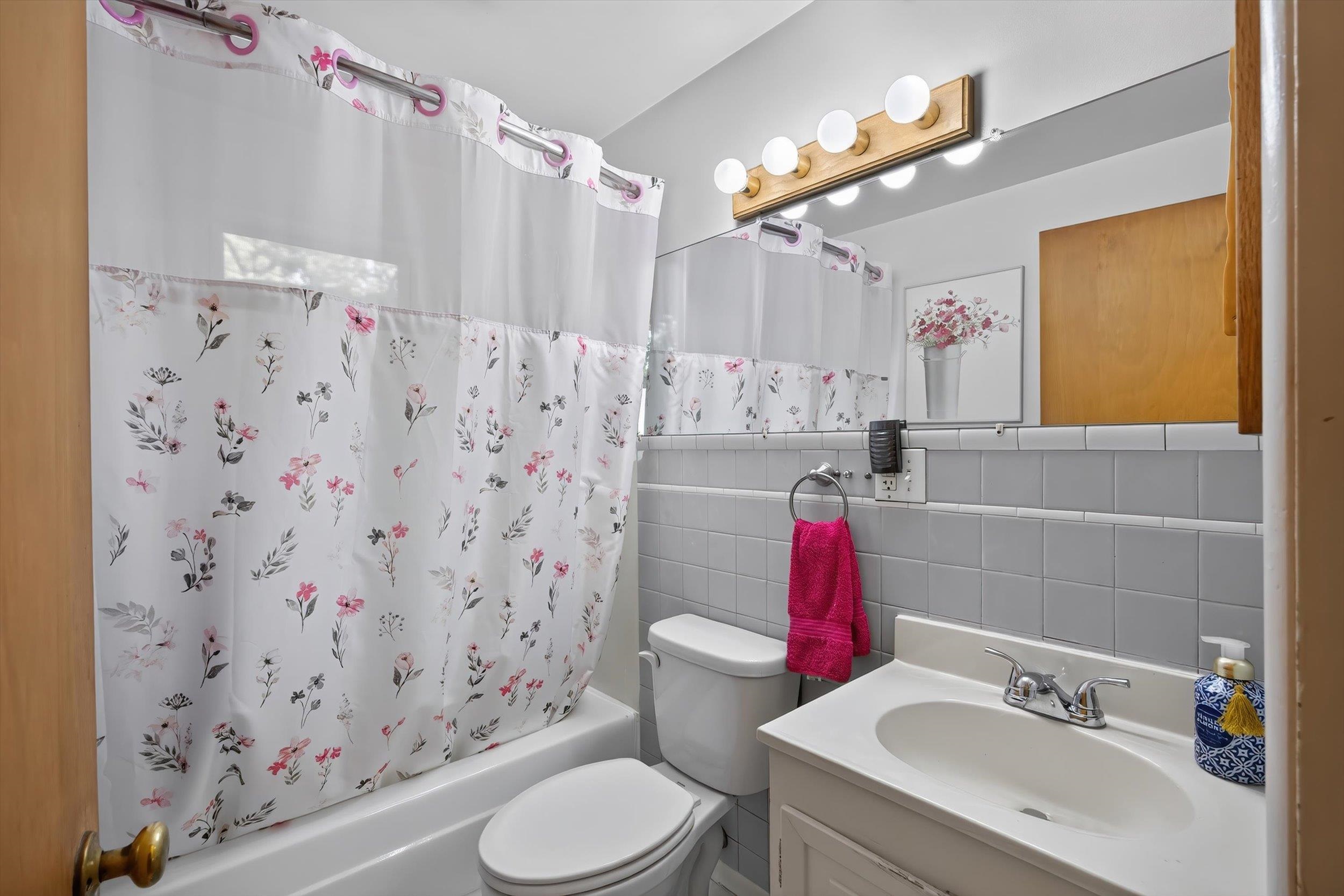 1018 N Stout Rd - Photo 18
