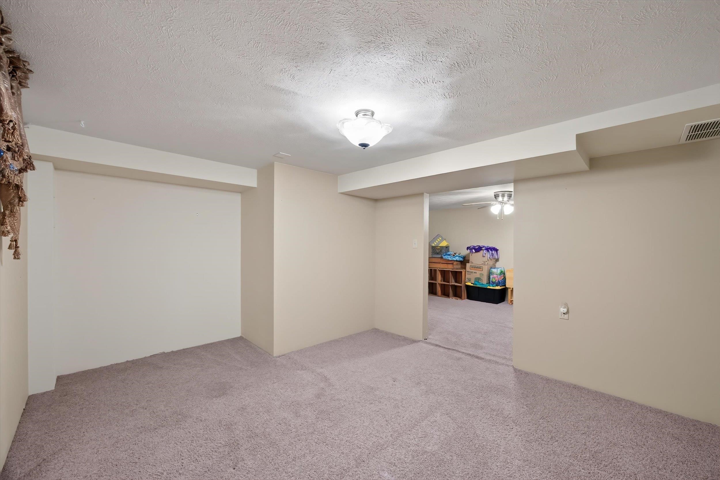 1018 N Stout Rd - Photo 26