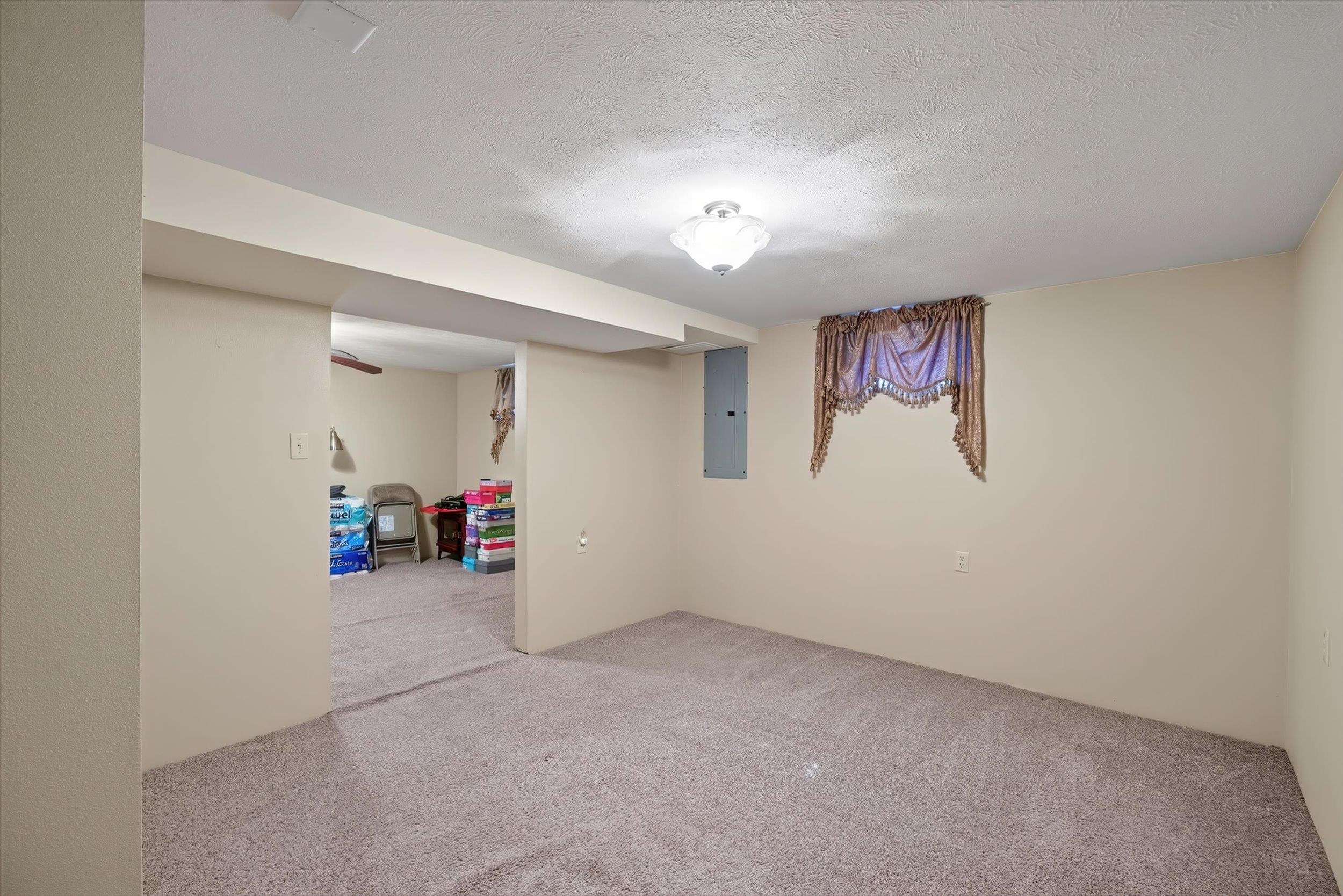 1018 N Stout Rd - Photo 27