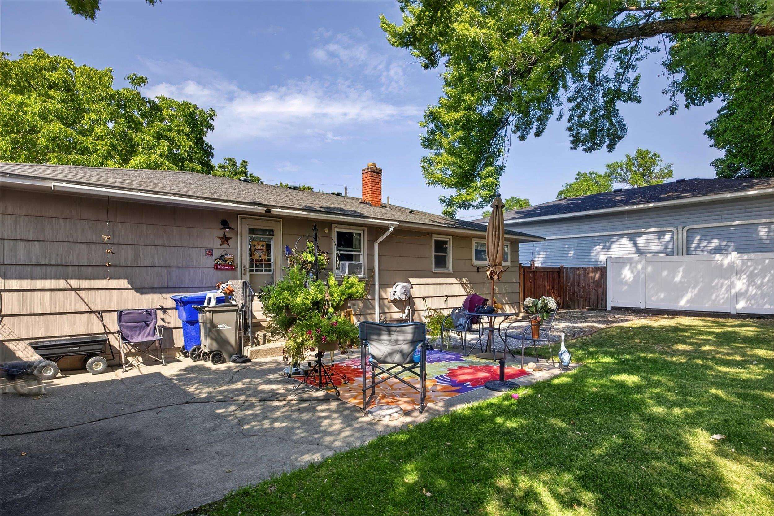 1018 N Stout Rd - Photo 33
