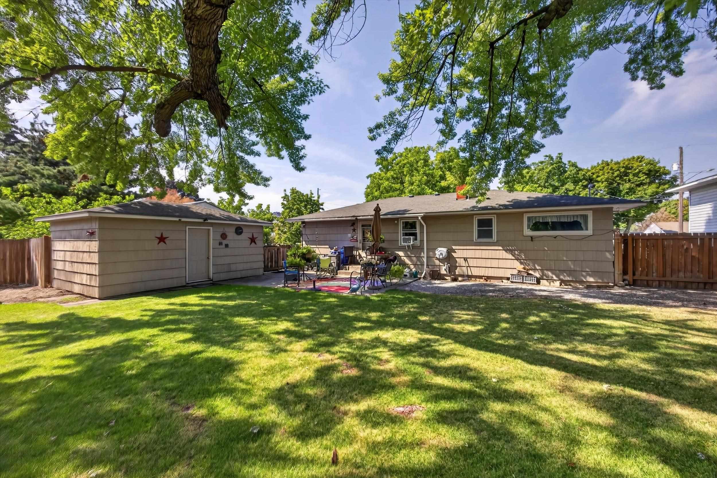 1018 N Stout Rd - Photo 34