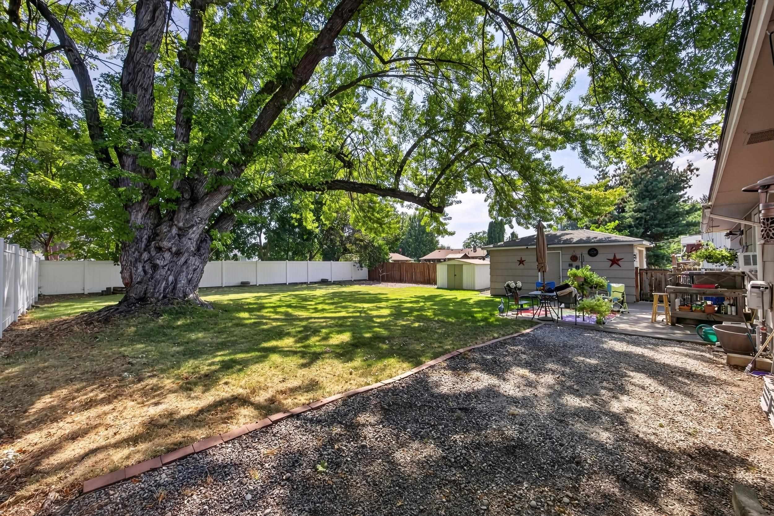 1018 N Stout Rd - Photo 35