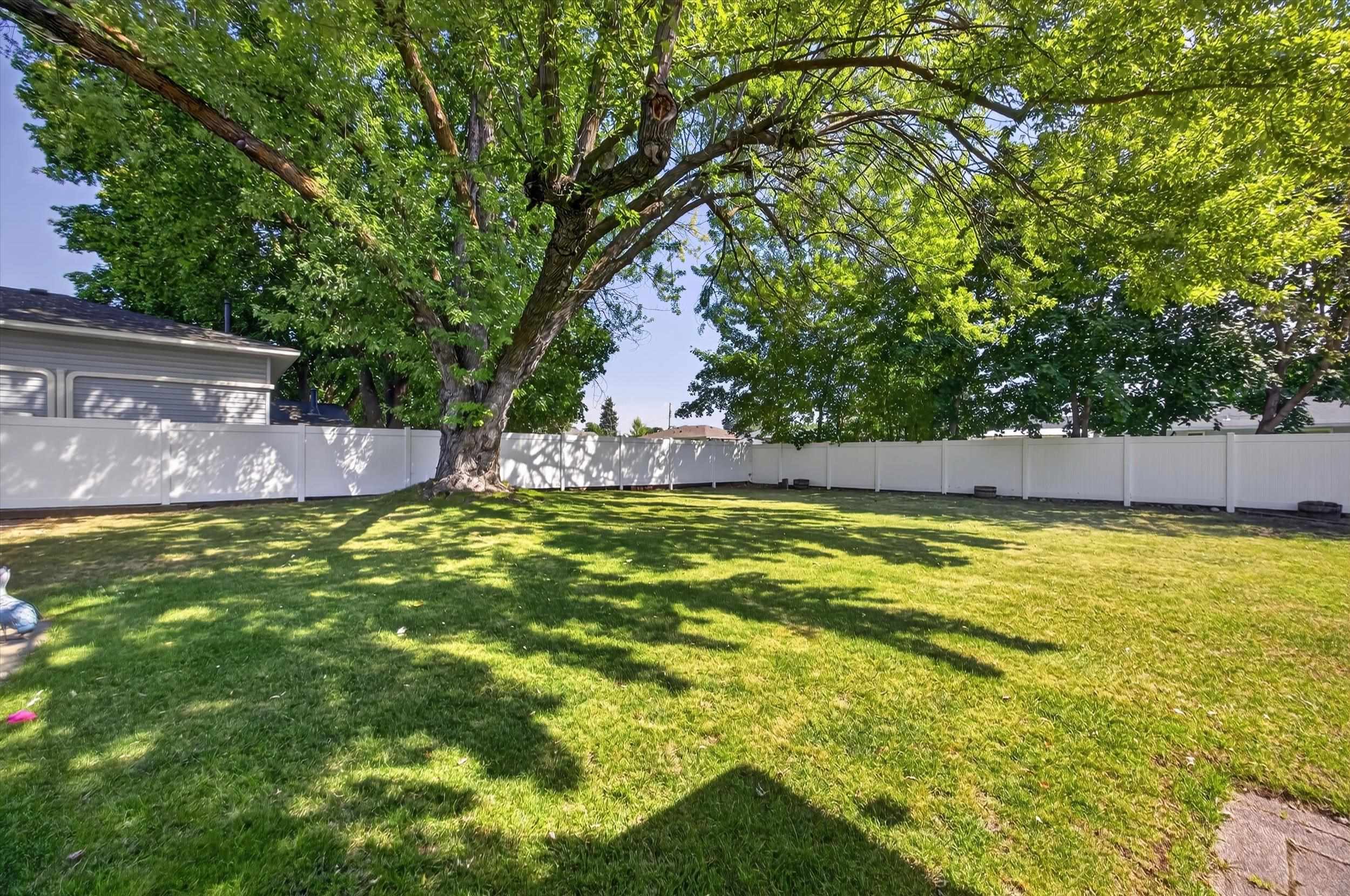 1018 N Stout Rd - Photo 36