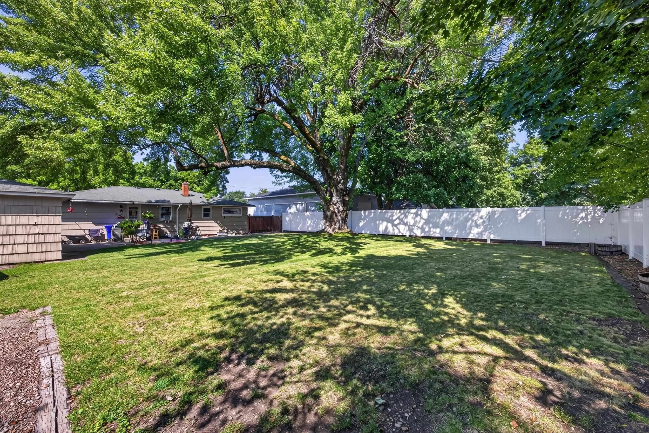 1018 N Stout Rd - Photo 38
