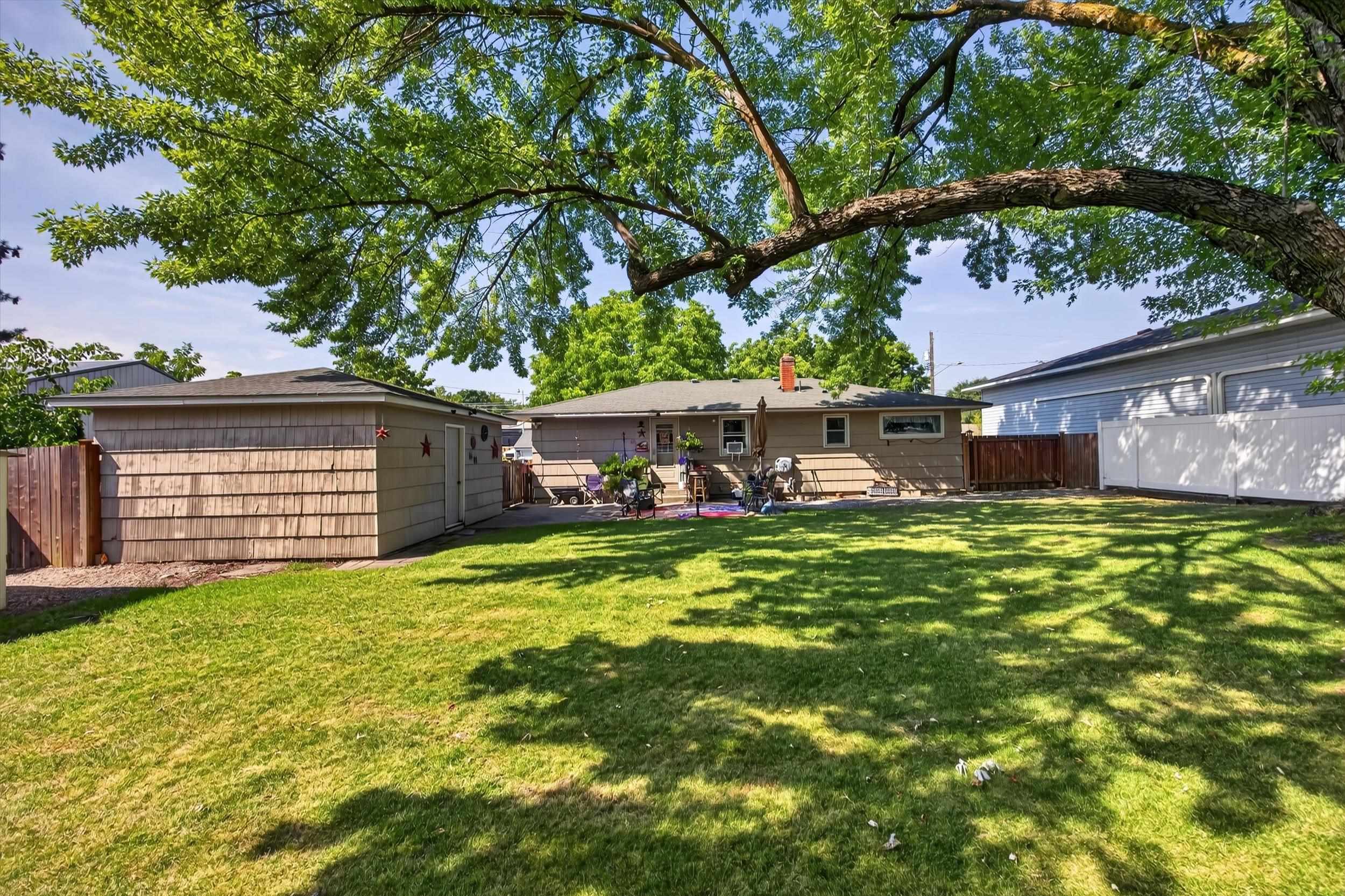 1018 N Stout Rd - Photo 40