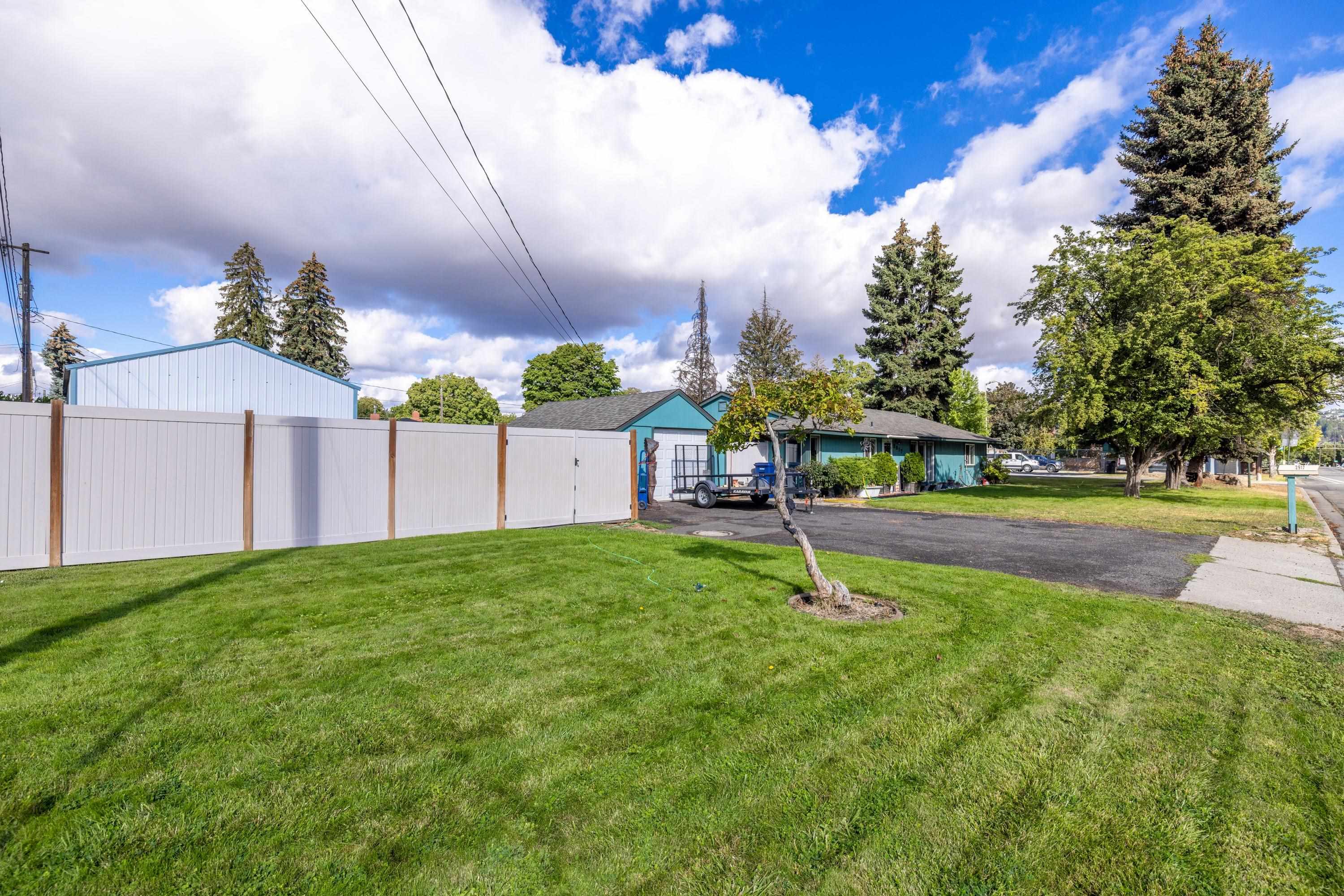 2917 N Vista Rd - Photo 3