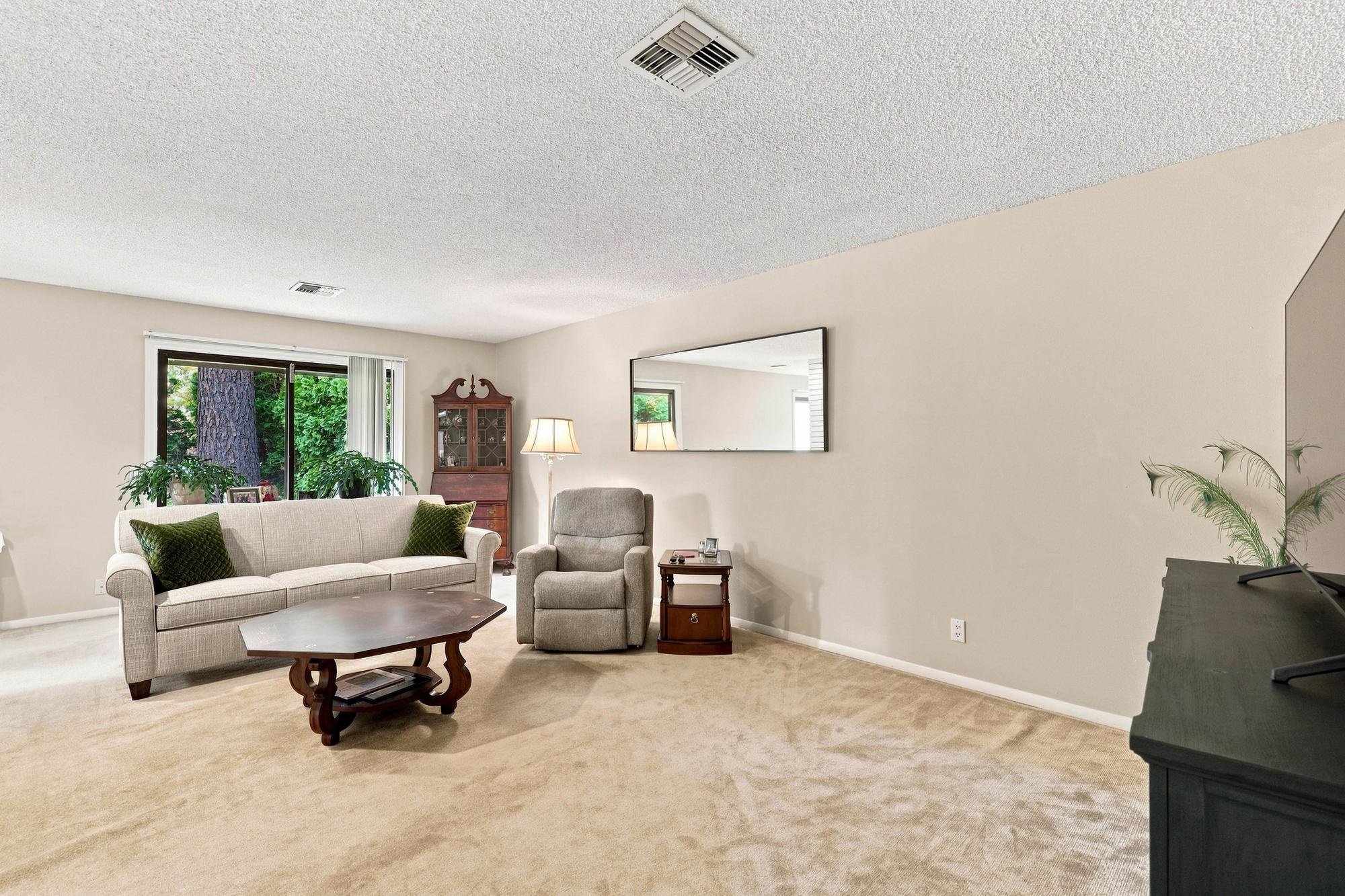 11308/11310 E 29th Ave - Photo 12