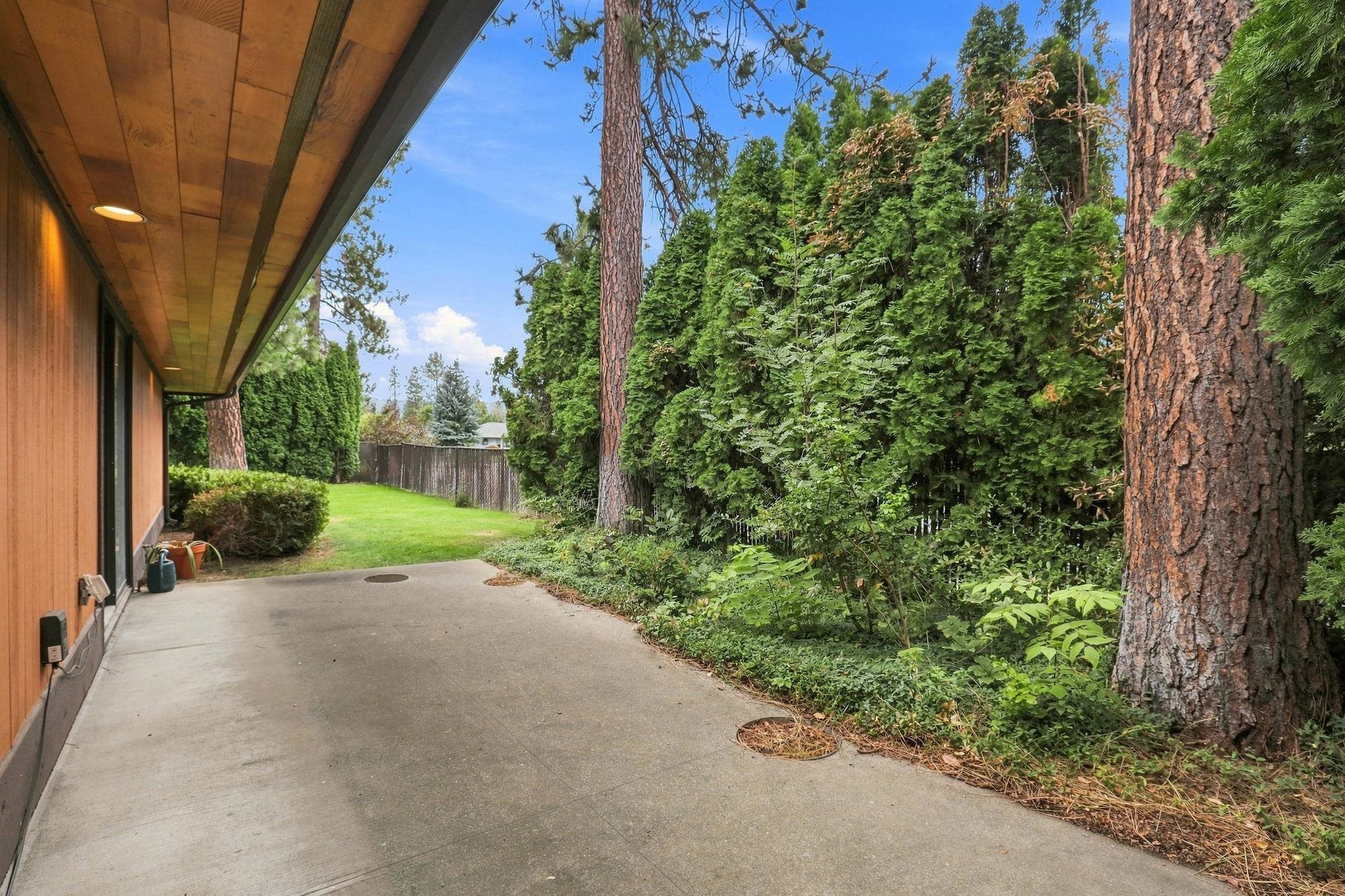 11308/11310 E 29th Ave - Photo 27