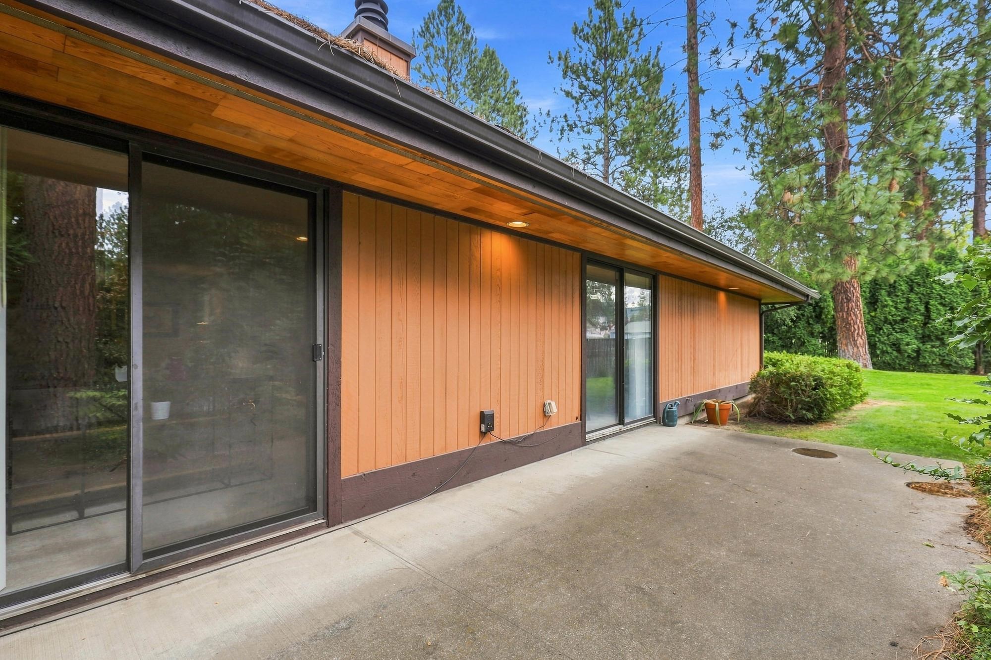 11308/11310 E 29th Ave - Photo 28