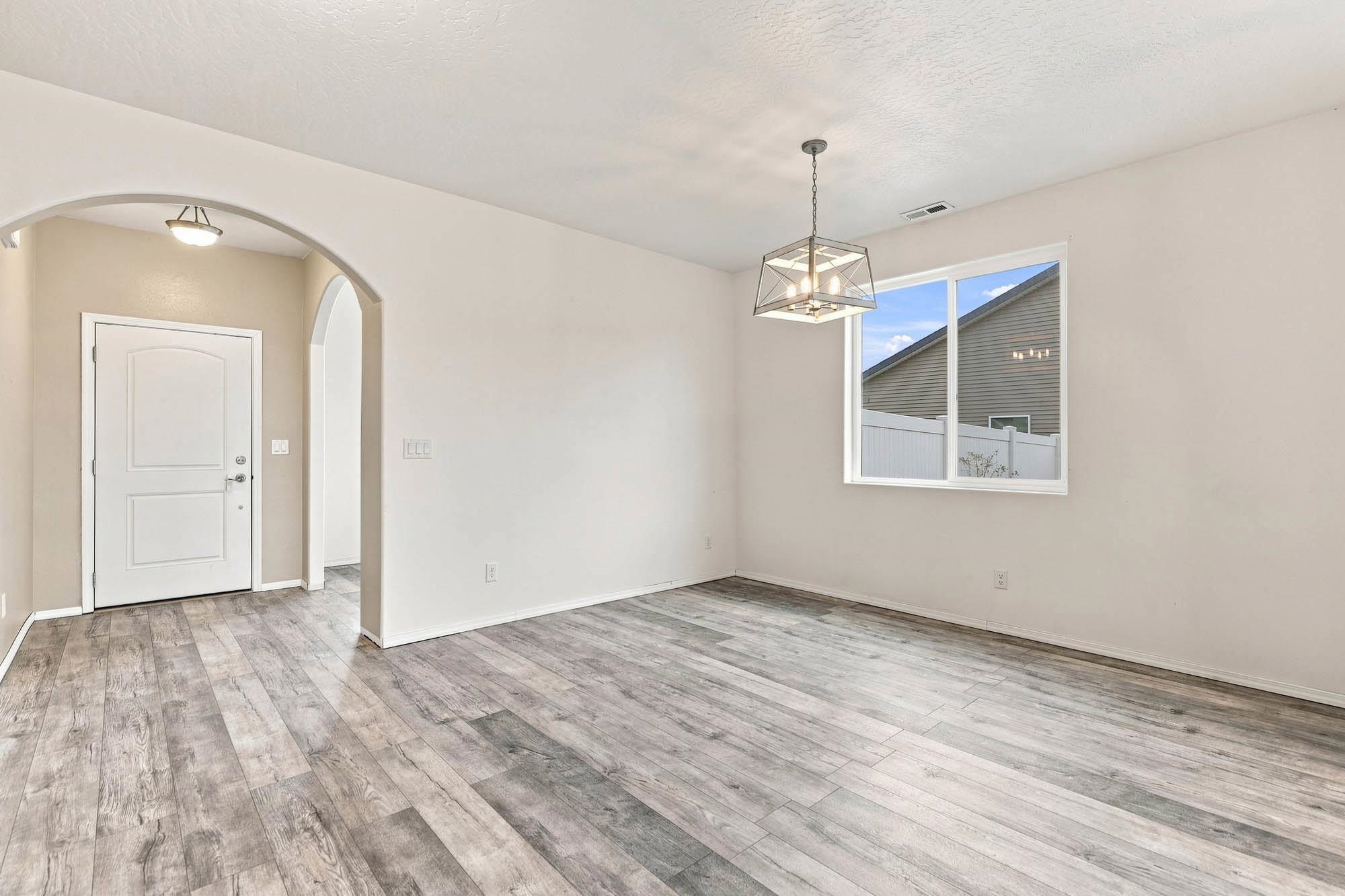 13113 W Tower Ave - Photo 2