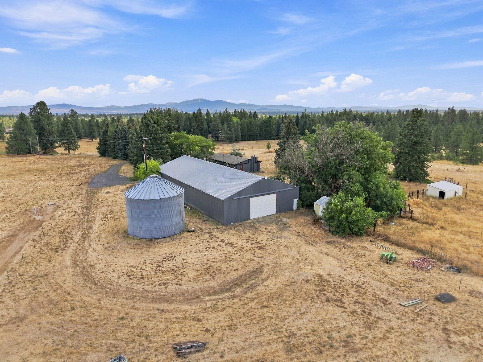 41917 N Sherman Rd - Photo 43