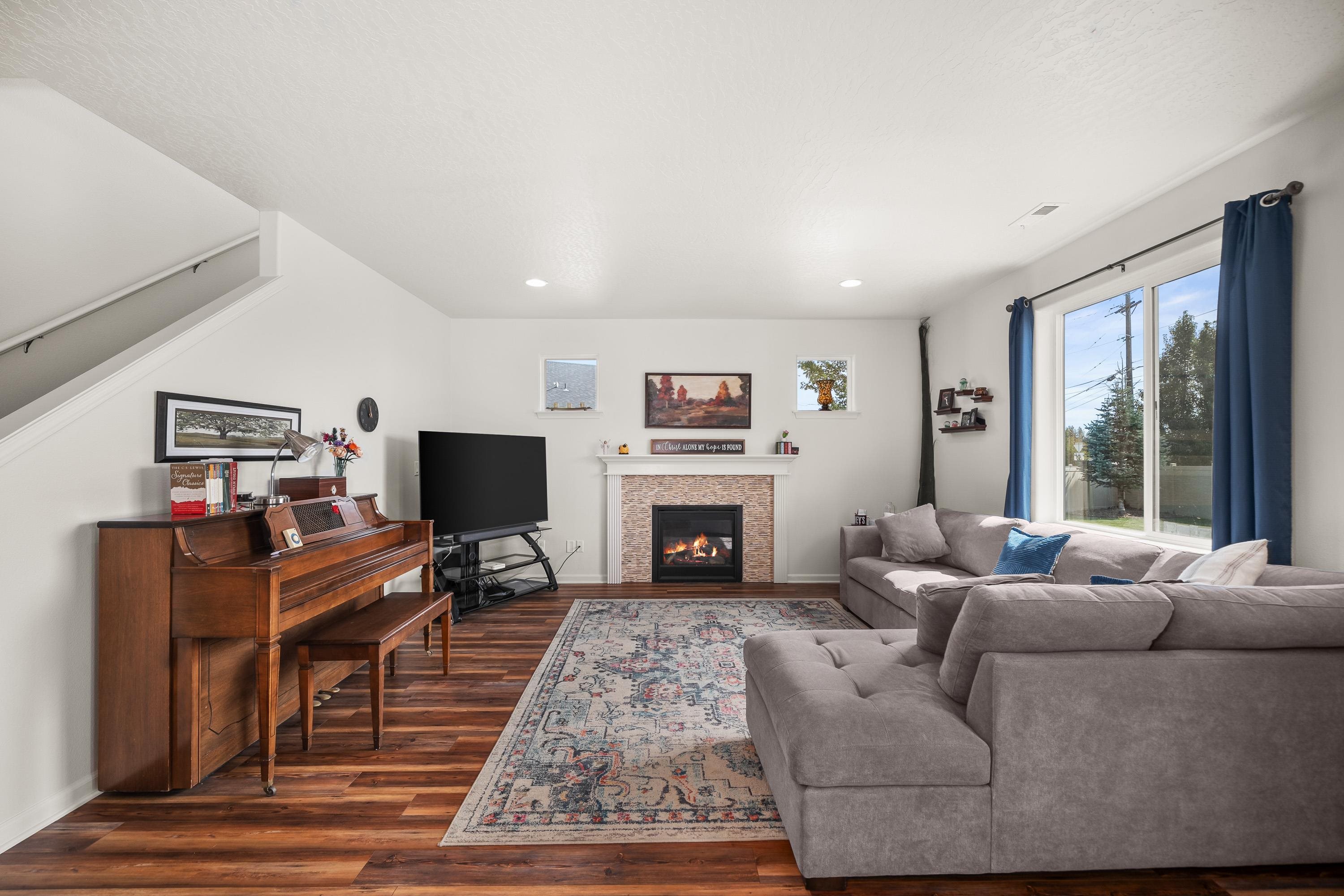 700 Quail Dr - Photo 3