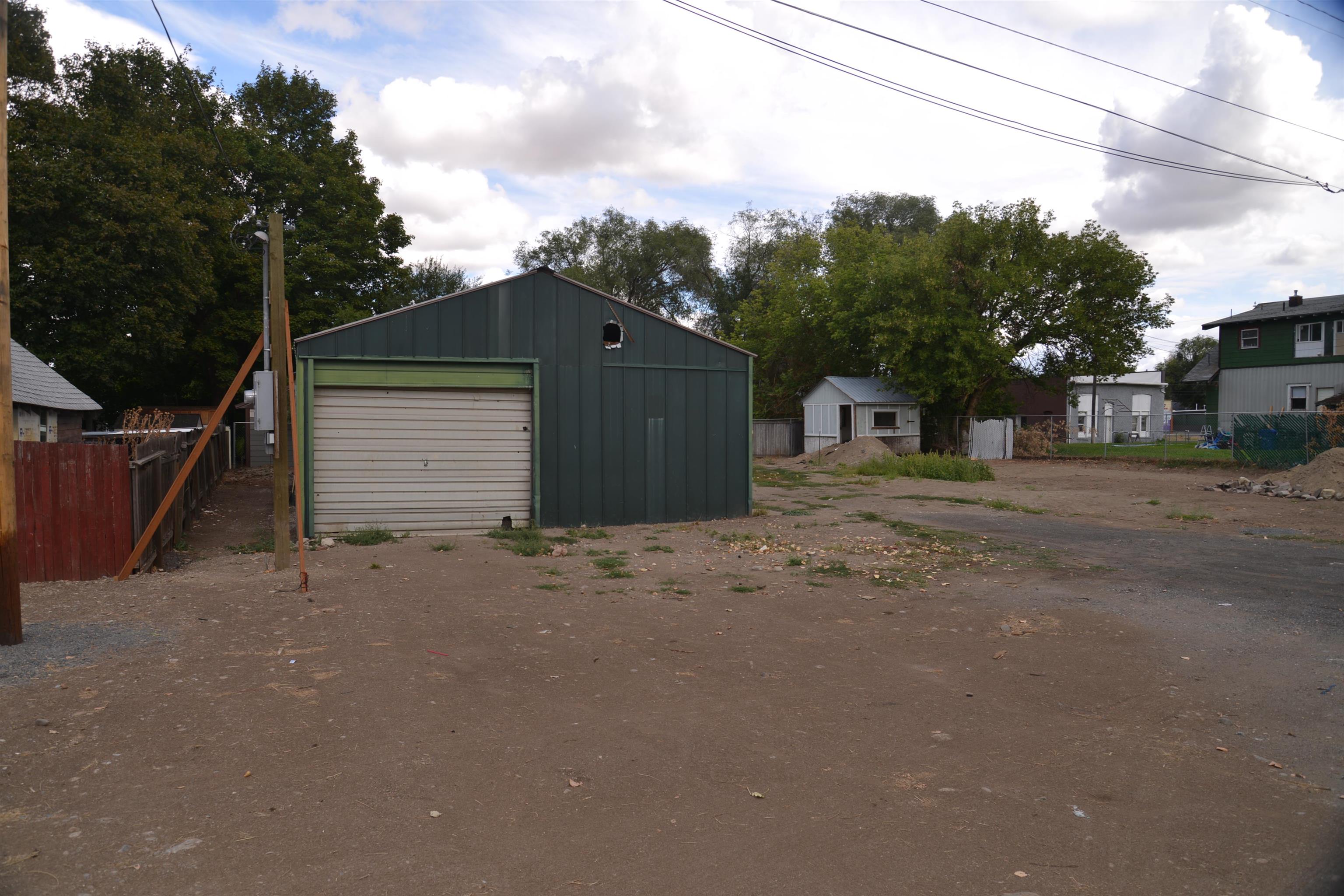 12216 N Main St - Photo 4