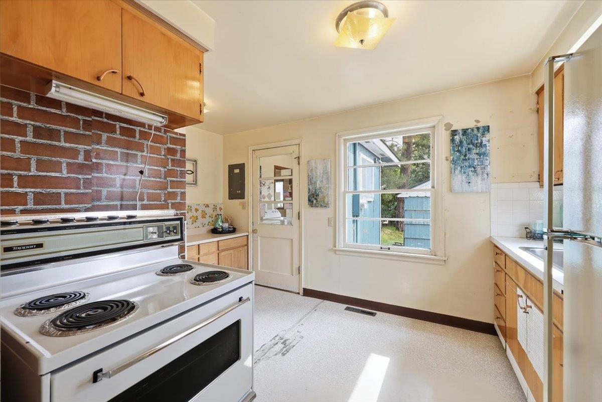 3811 S Latawah St - Photo 7