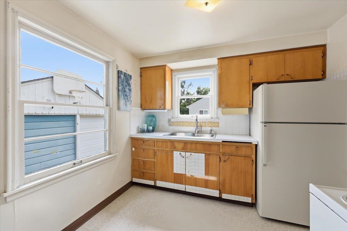 3811 S Latawah St - Photo 8