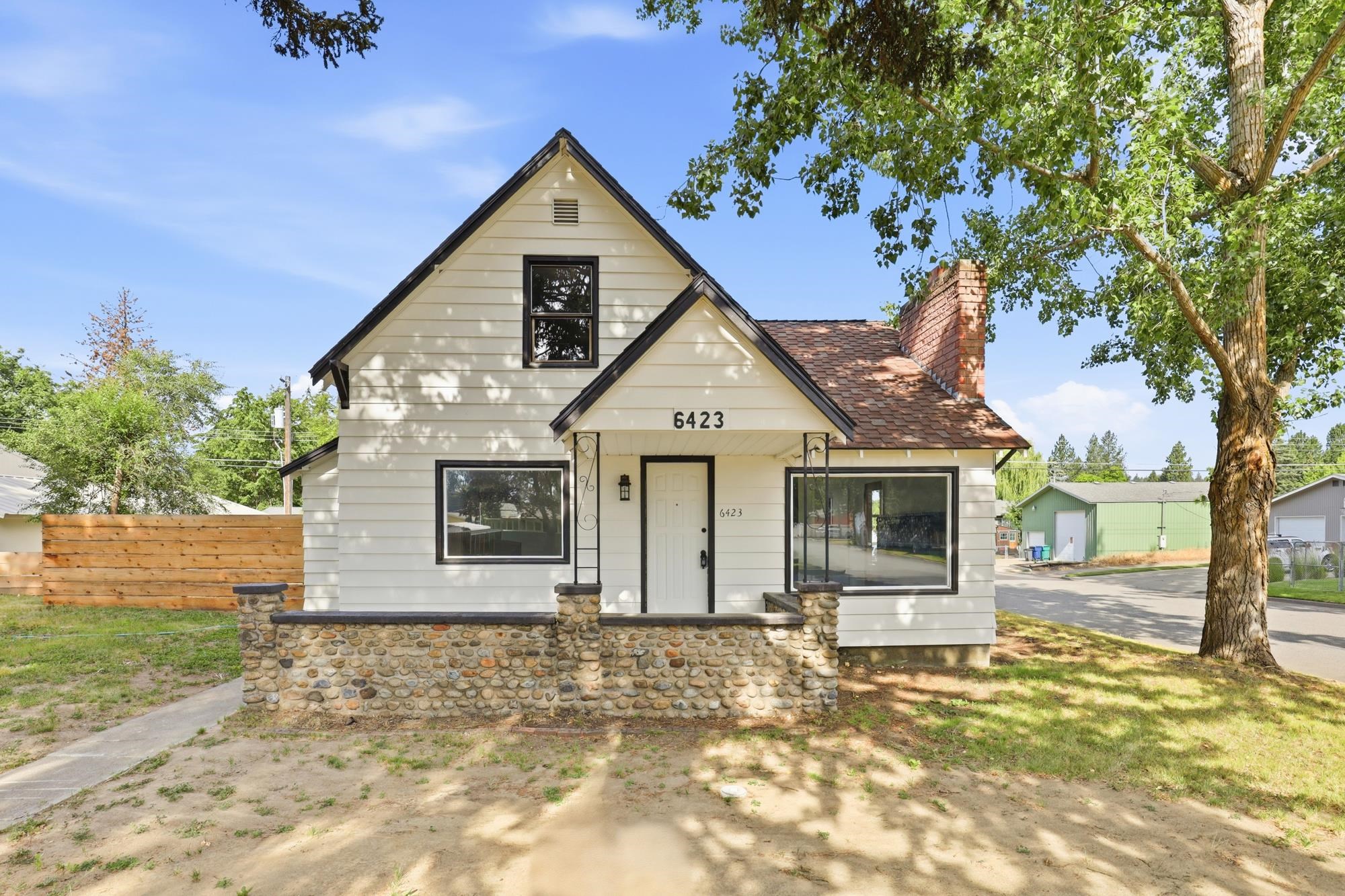 6423 N Washington St - Photo 2