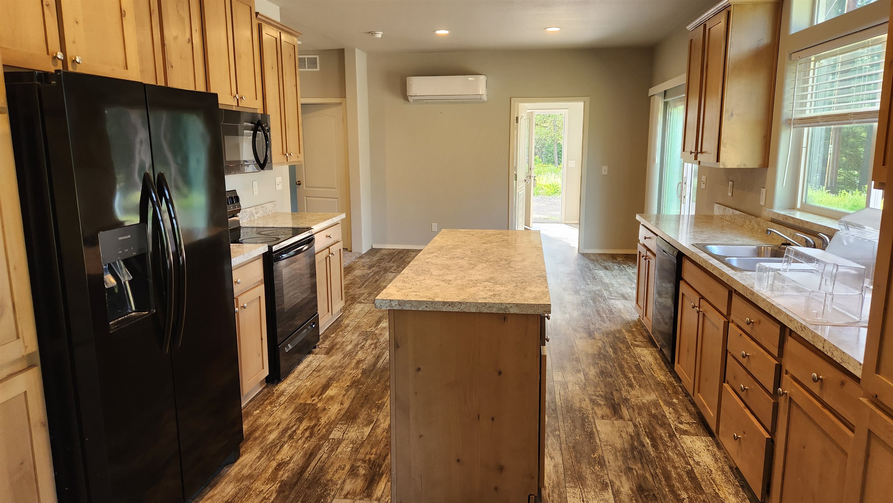 711 Herbs Dr - Photo 2
