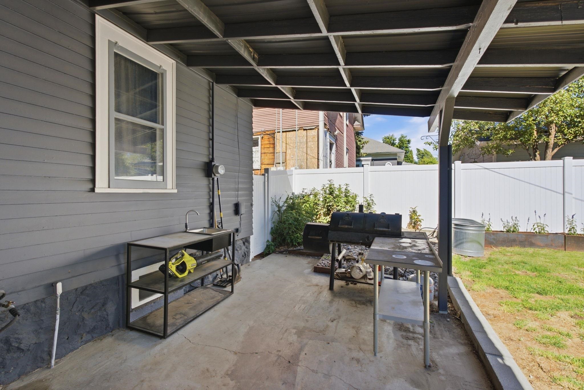 1915 W 10th Ave - Photo 43